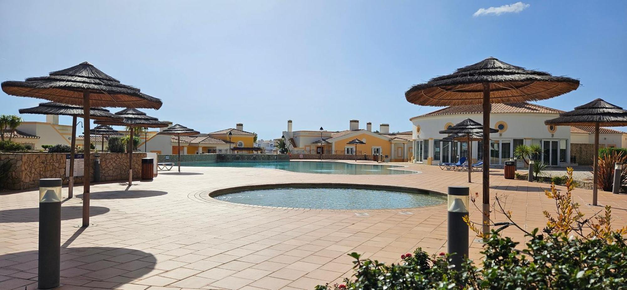 Resort The View - Santo Antonio Villas, Golf & Salema