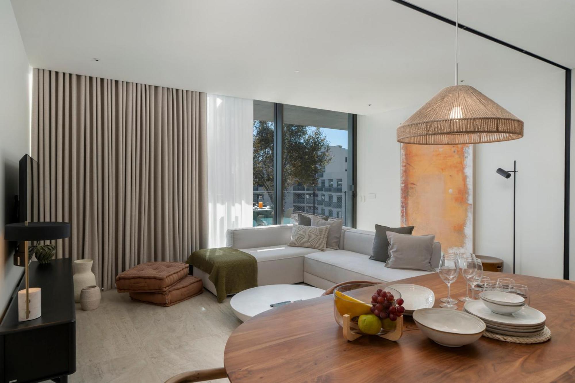 Savoy Monumentalis I By An Island Apartment