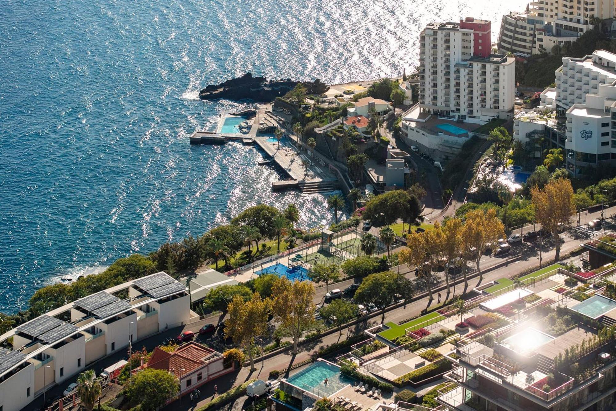 Savoy Monumentalis I By An Island Apartment *