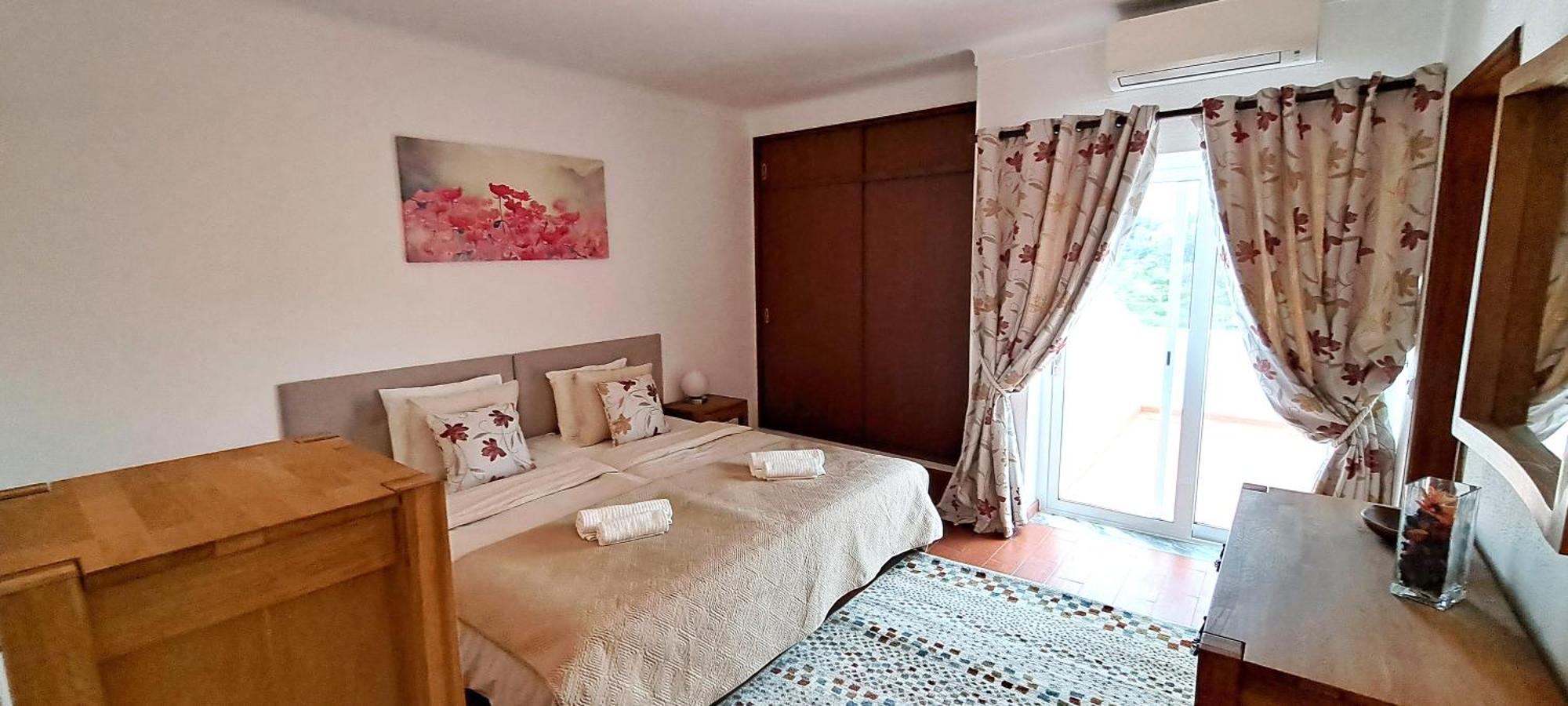 Charming Carvoeiro Villa, Algarve With Private Pool, Sea Views And Walk To Villa Carvoeiro (Lagoa)