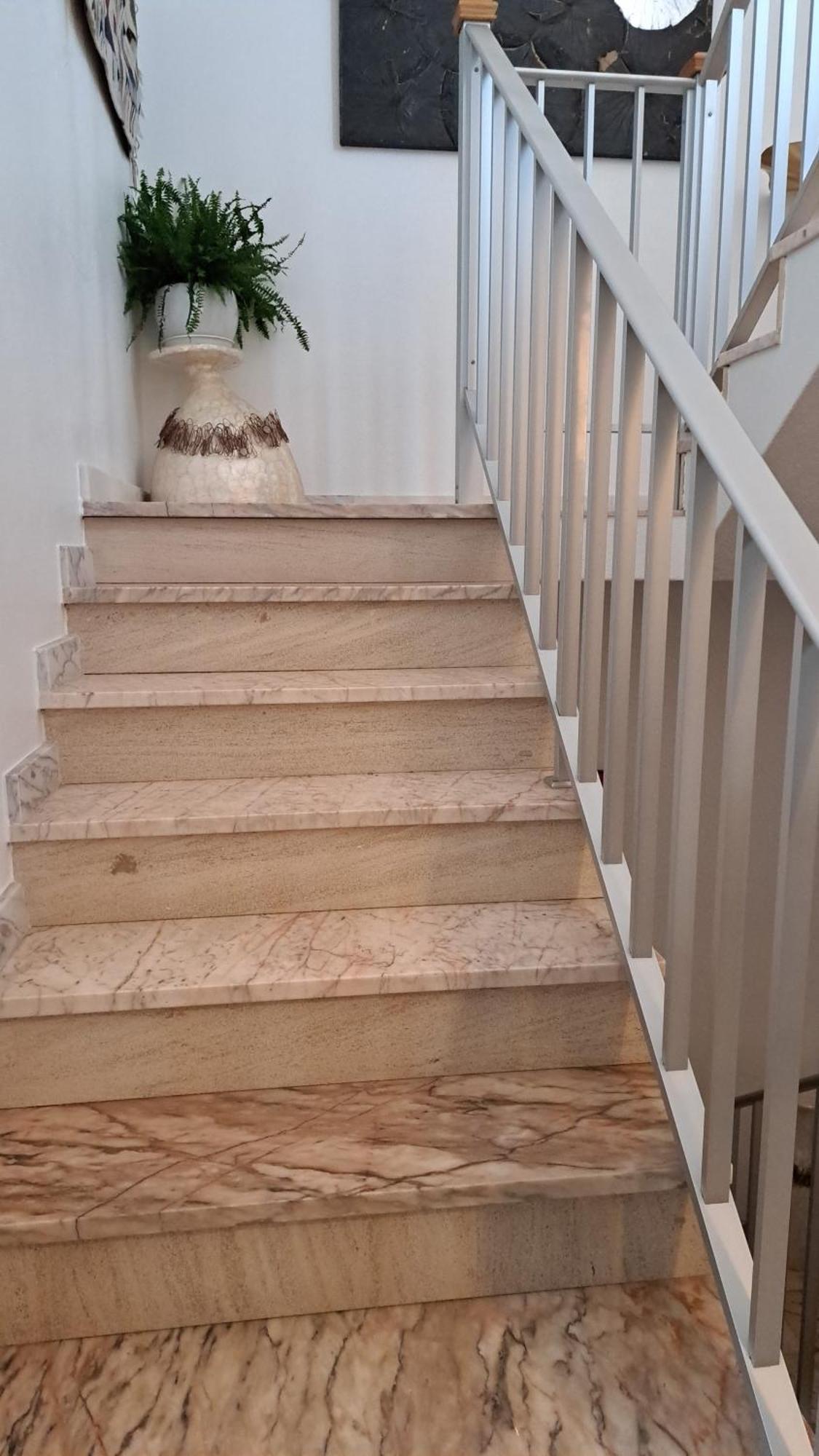 Charming Carvoeiro Villa, Algarve With Private Pool, Sea Views And Walk To