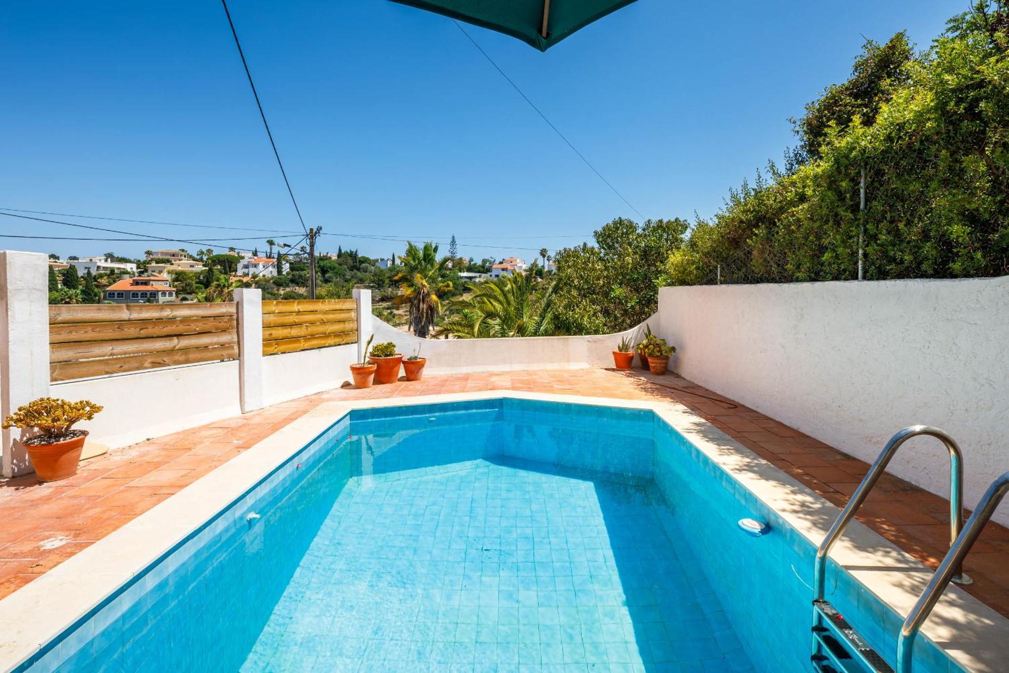 Charming Carvoeiro Villa, Algarve With Private Pool, Sea Views And Walk To *