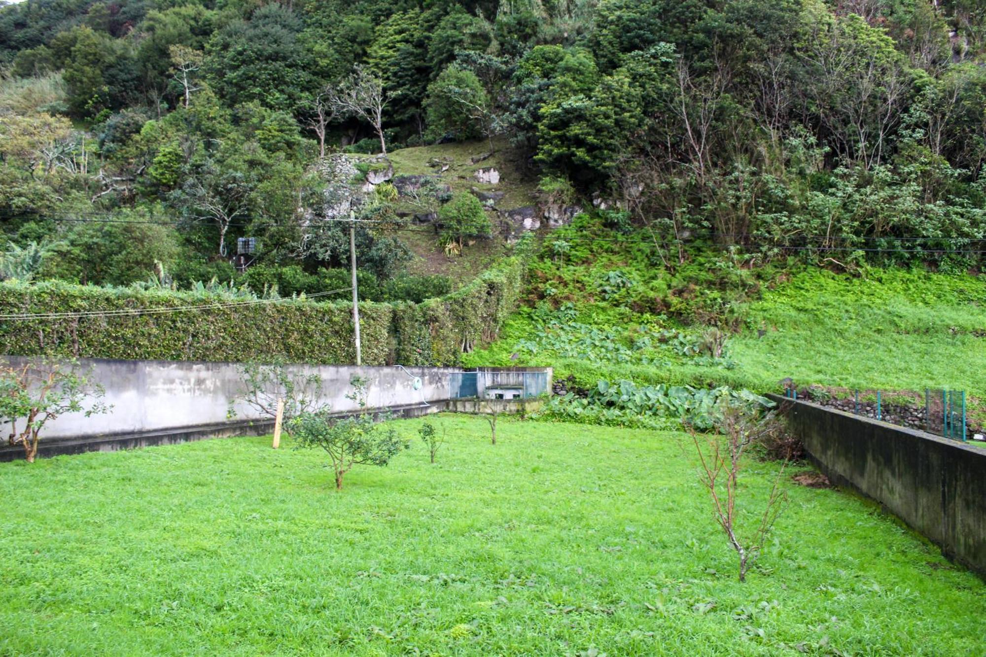 Waterfall House Faial da Terra