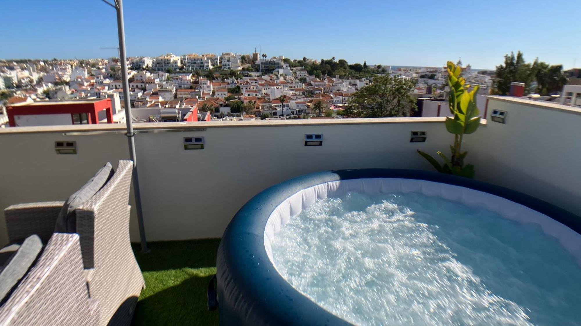 Beta - 2 Bedrooms, Private Rooftop Patio With Hot Tub, Bbq And View * Ferragudo (Faro)