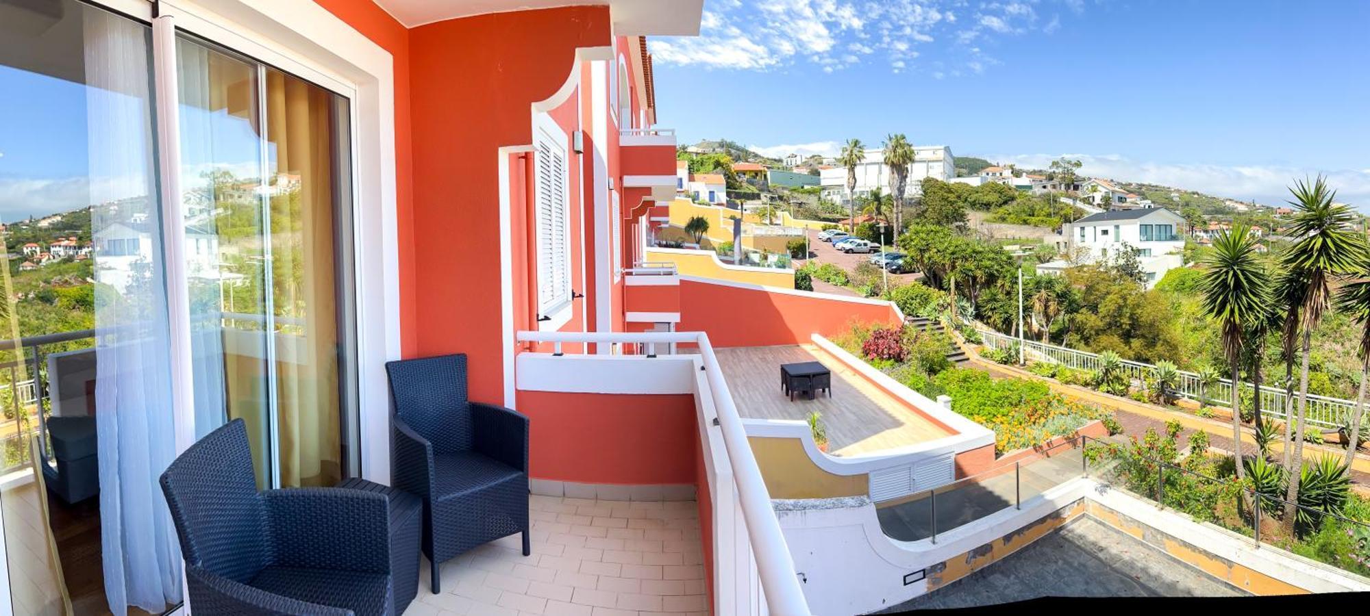 The Pink - Holidays In Madeira Island * Canico (Madeira)
