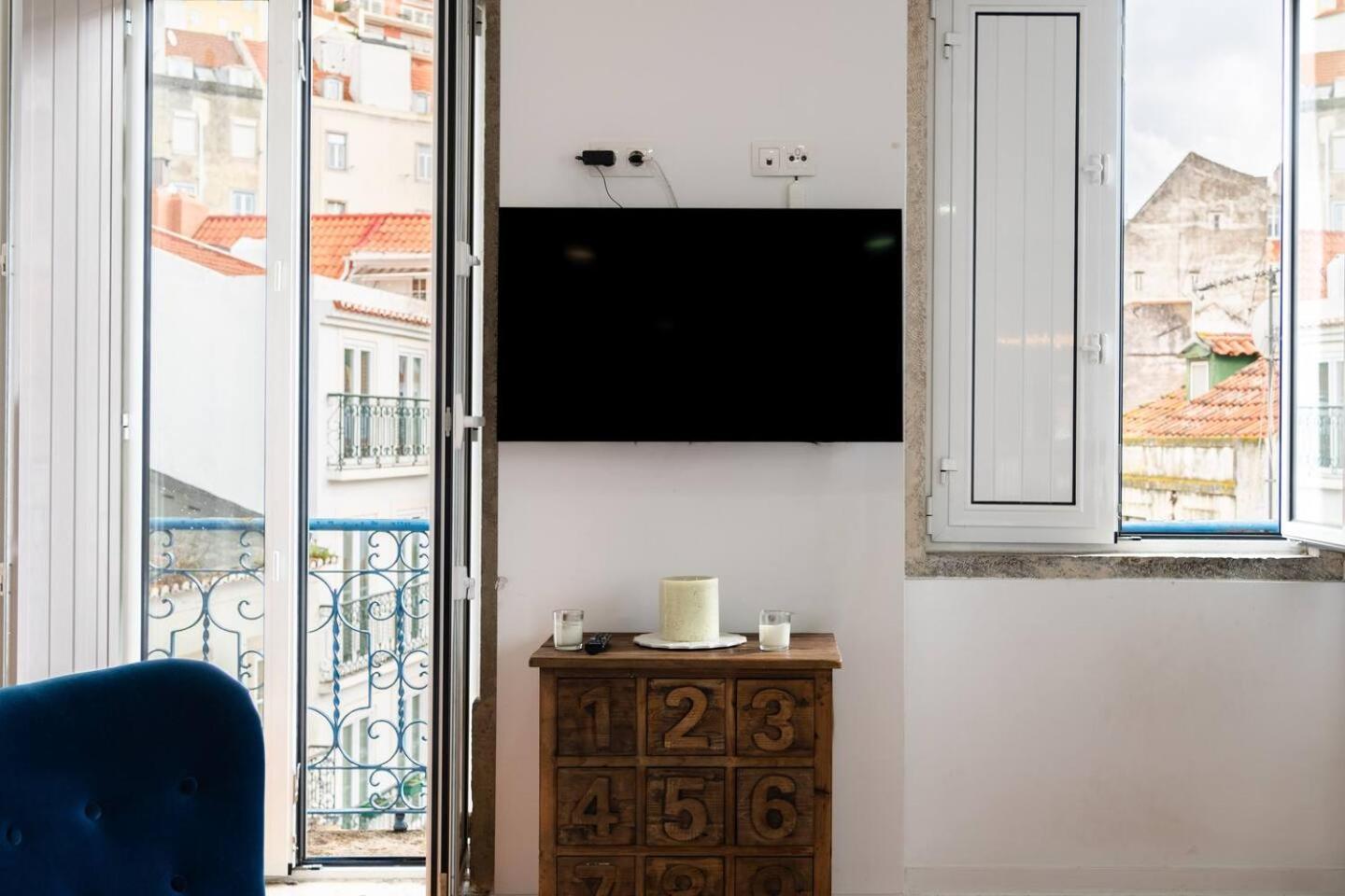 Spacious Penthouse Duplex W Castle Views * Lisbon