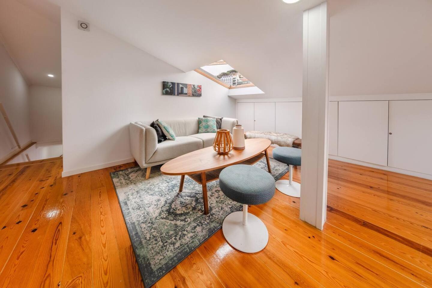 Apartment Spacious Penthouse Duplex W Castle Views Lisbon
