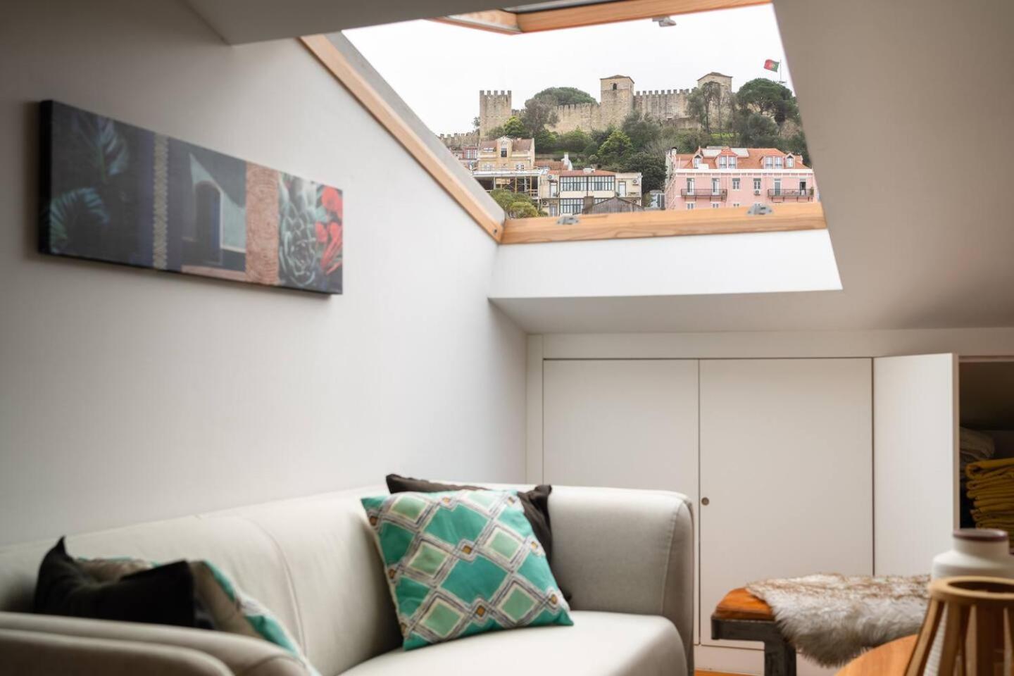 Spacious Penthouse Duplex W Castle Views Apartment Lisbon