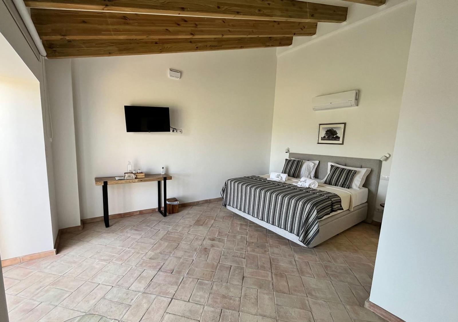 Villa Lobos - Tavira *
