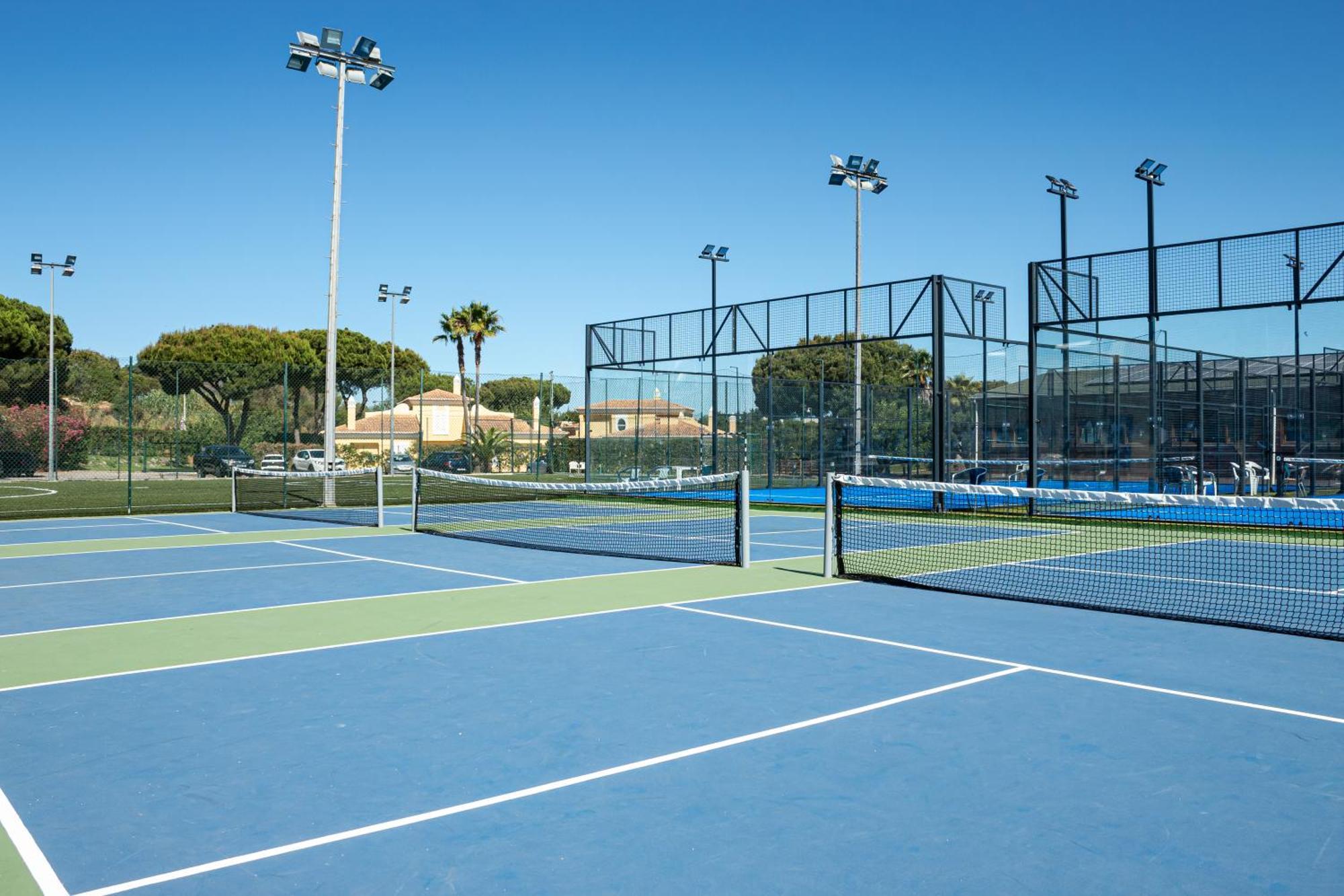 Browns Sports Resort 4*