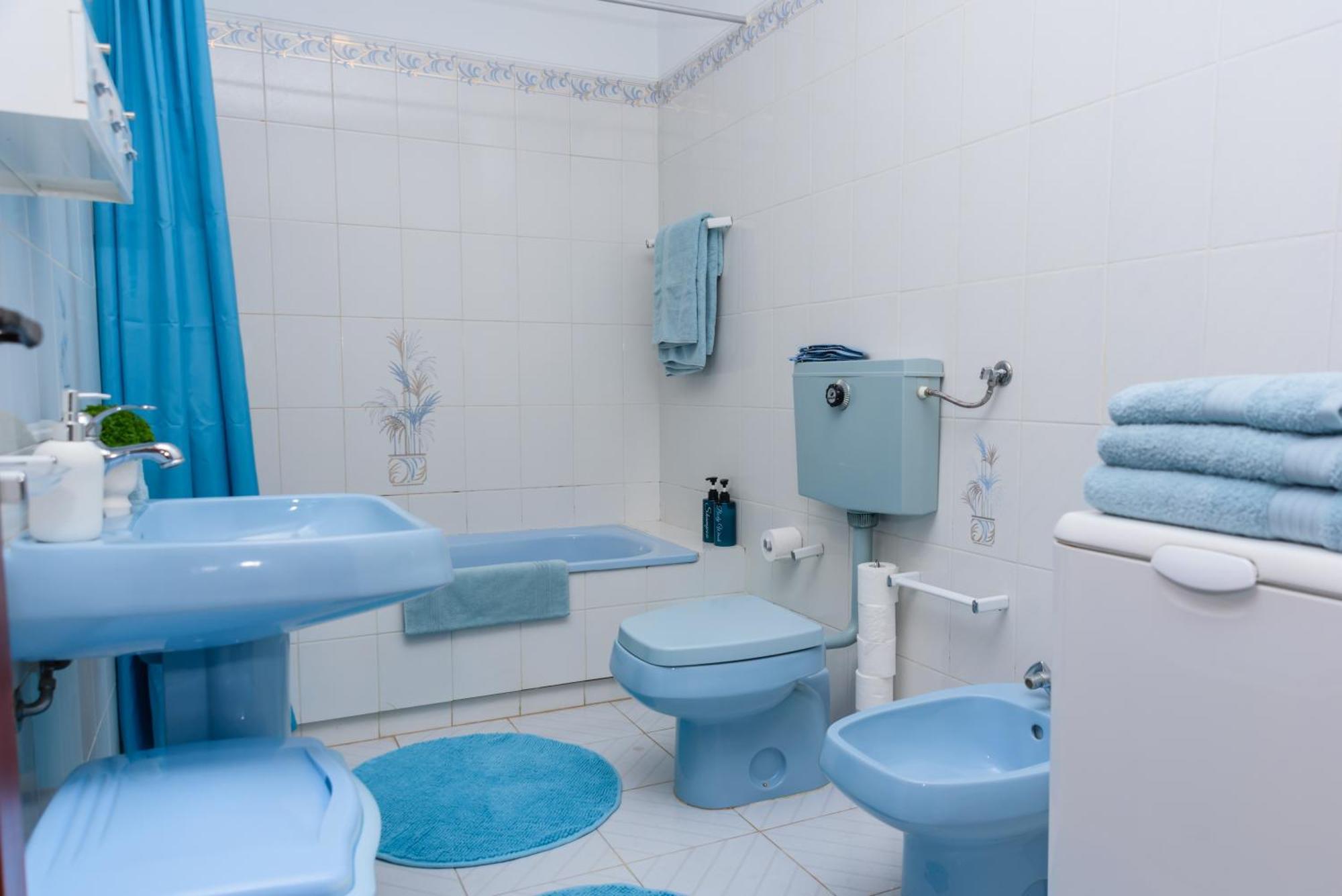 Hillside With Sea View & Fibre Internet Apartment *