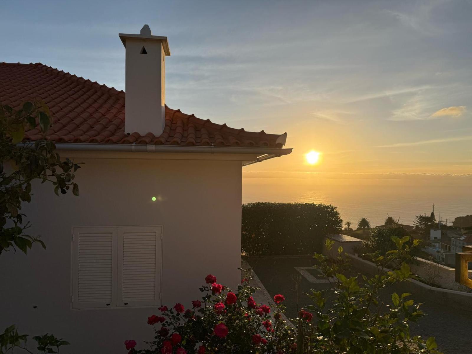 Magnolia Sunsets Calheta (Madeira)
