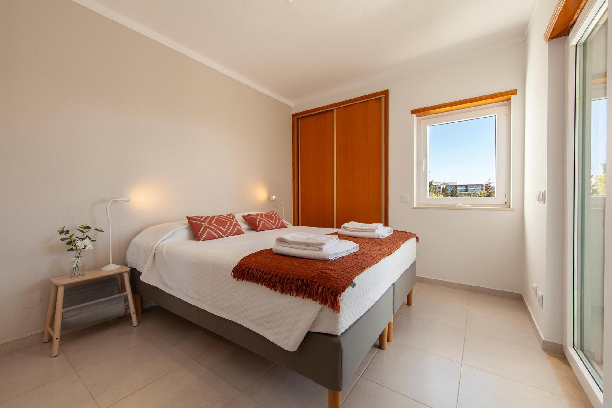 Quinta Dos Pinheiros Apartment *