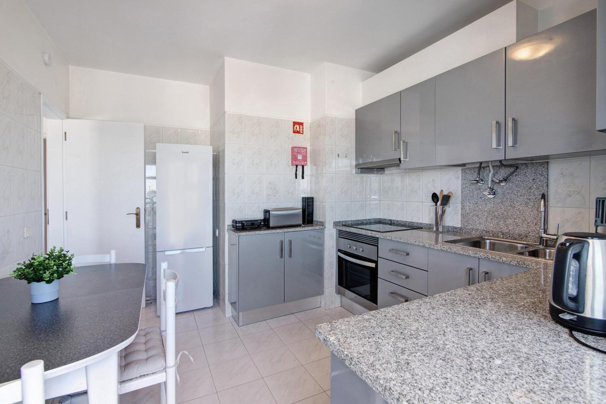 1 Bedroom Seaview Apartment *