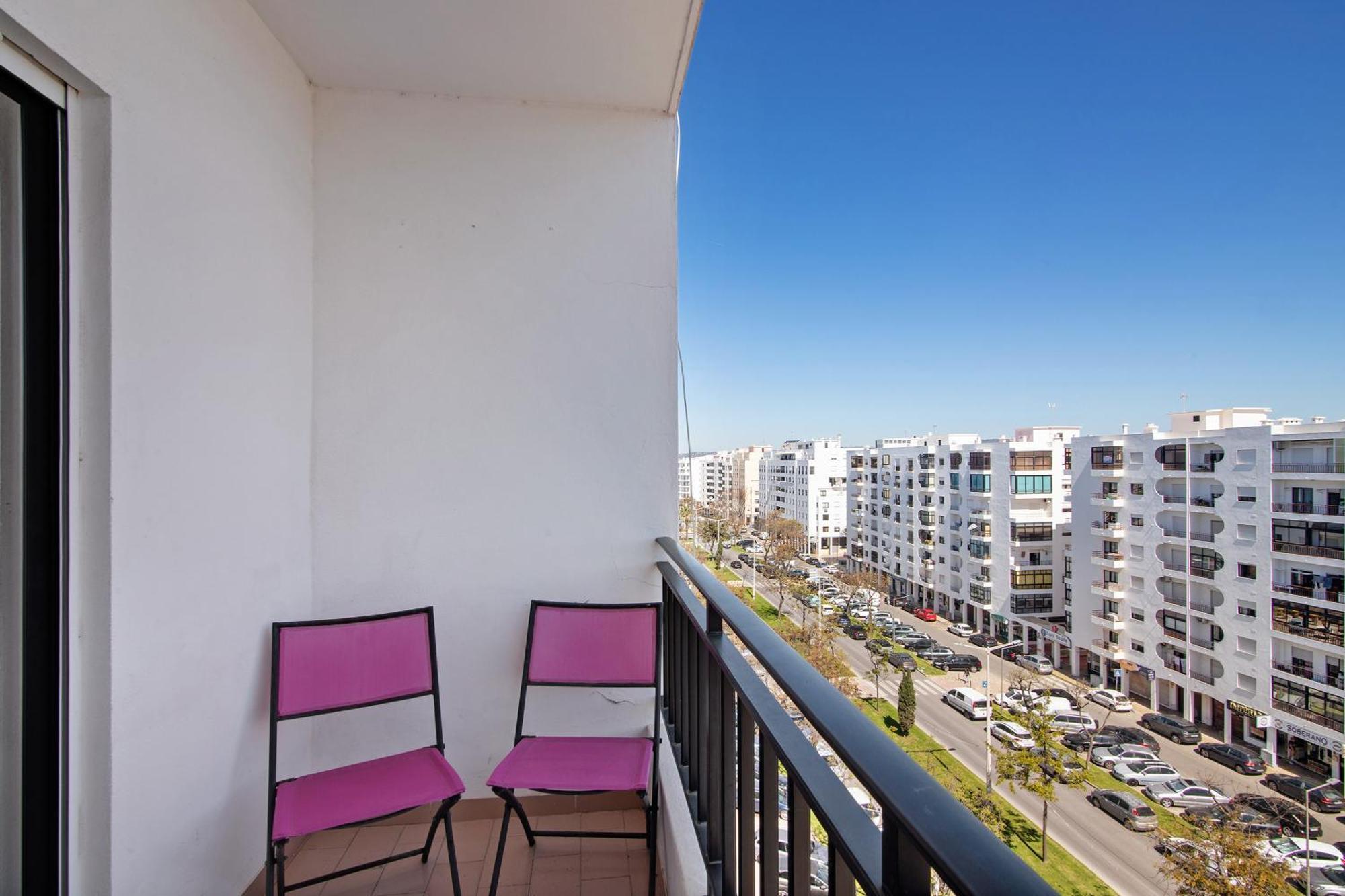 1 Bedroom Seaview Apartment *