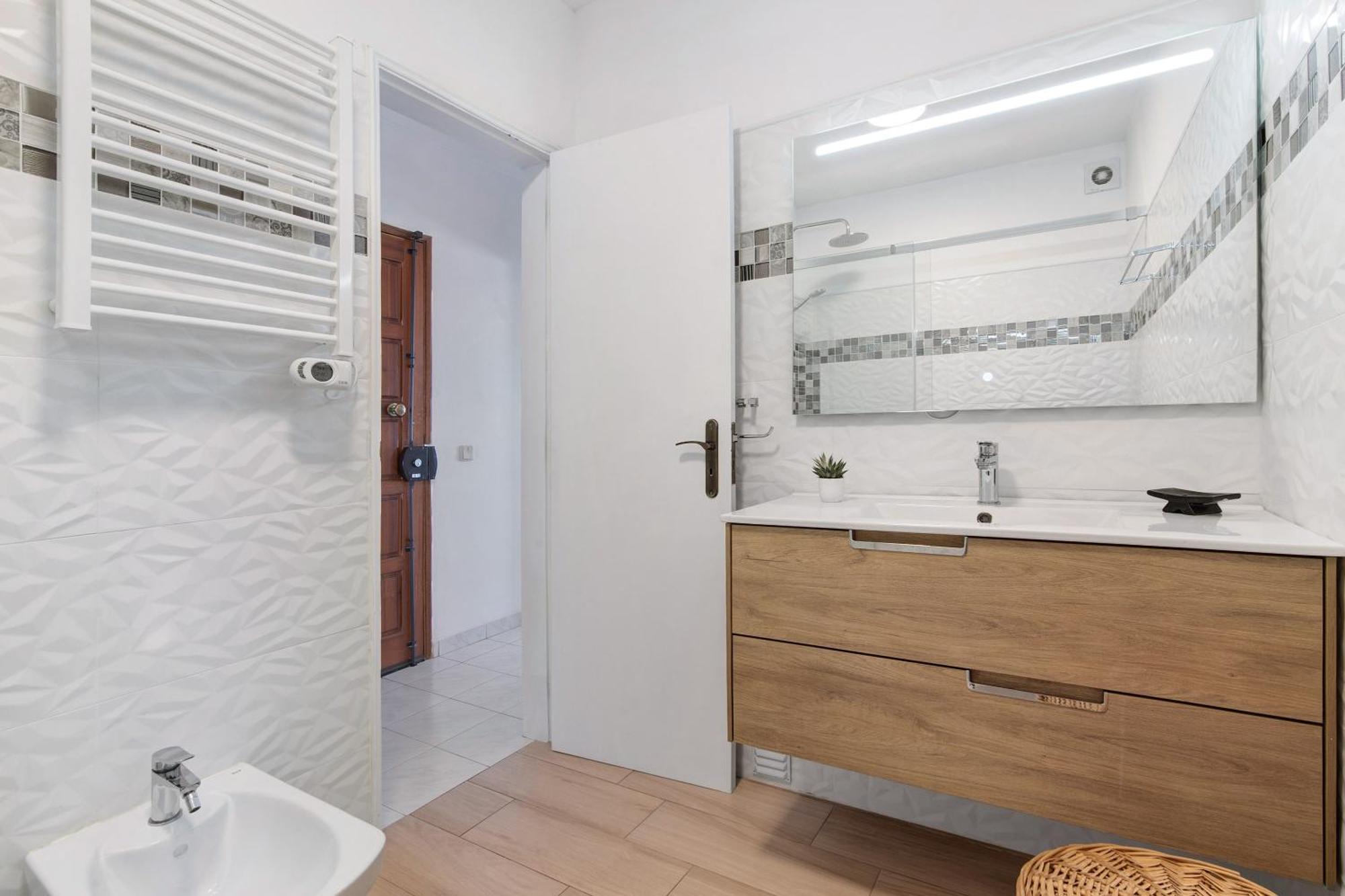 1 Bedroom Seaview Apartment