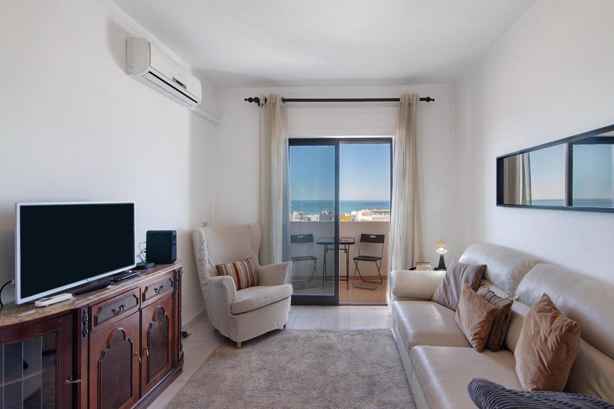 1 Bedroom Seaview Apartment *