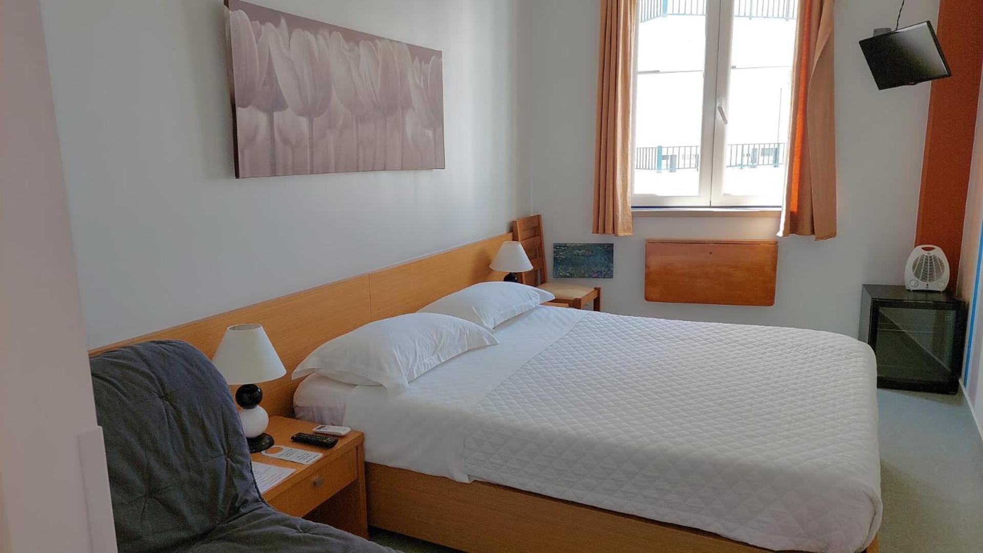 Weaa Hotel 2*