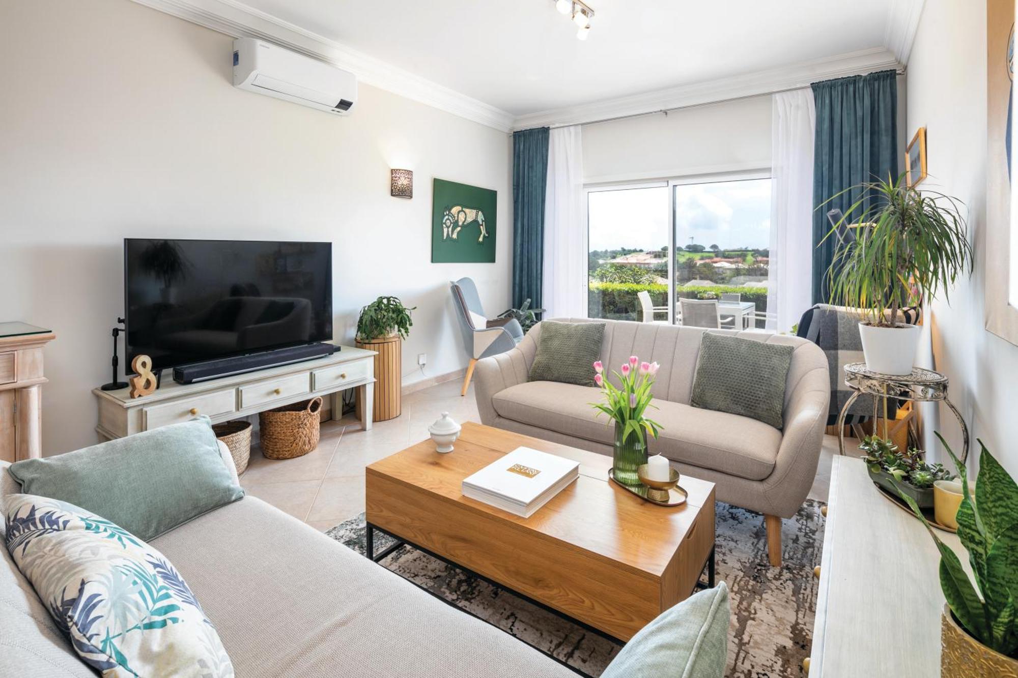With Sunny Patio Boavista Golf & Apartamento
