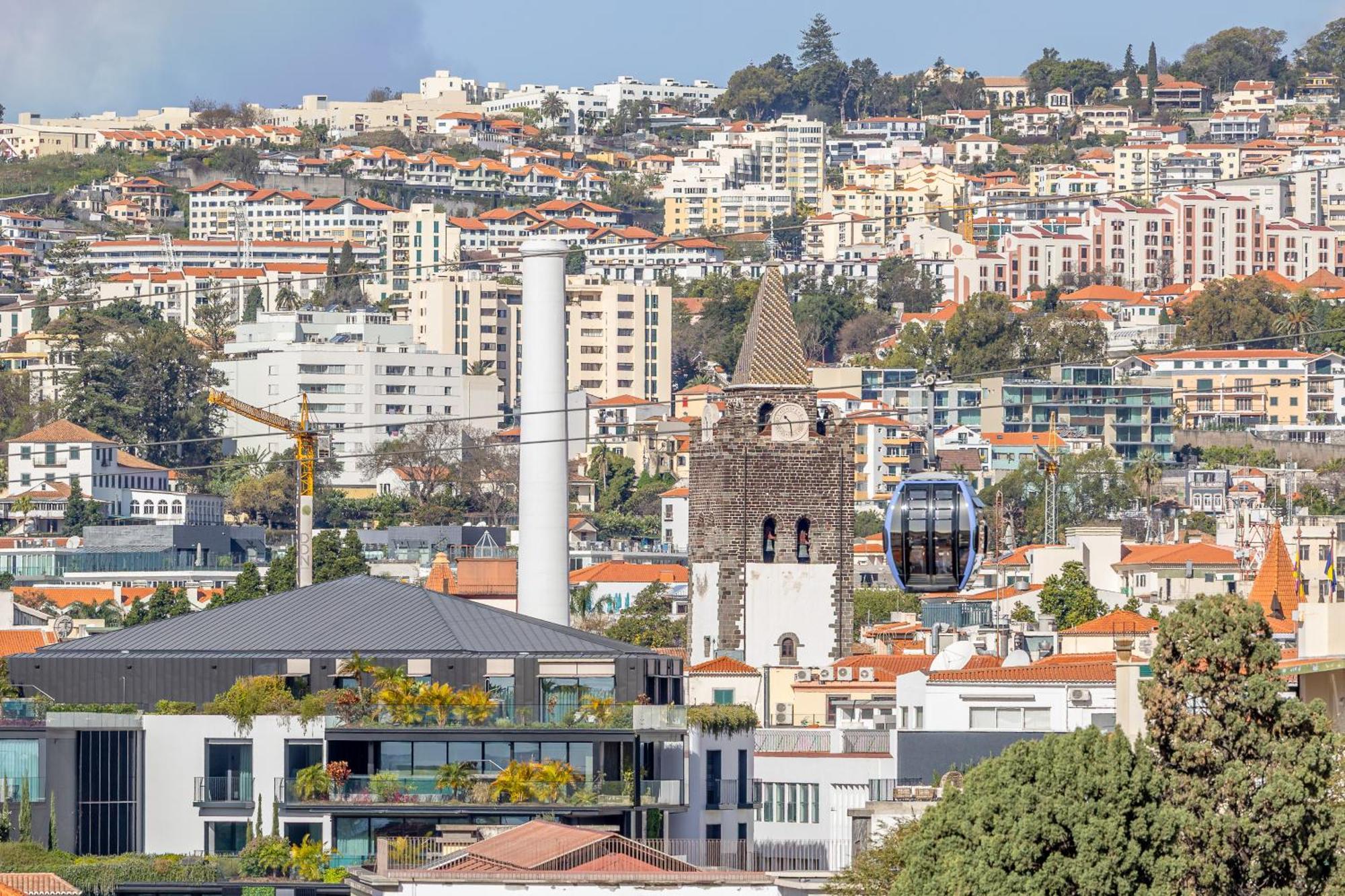 With Stunning Harbor View And Air Conditioning Unit Apartamento Funchal (Madeira)