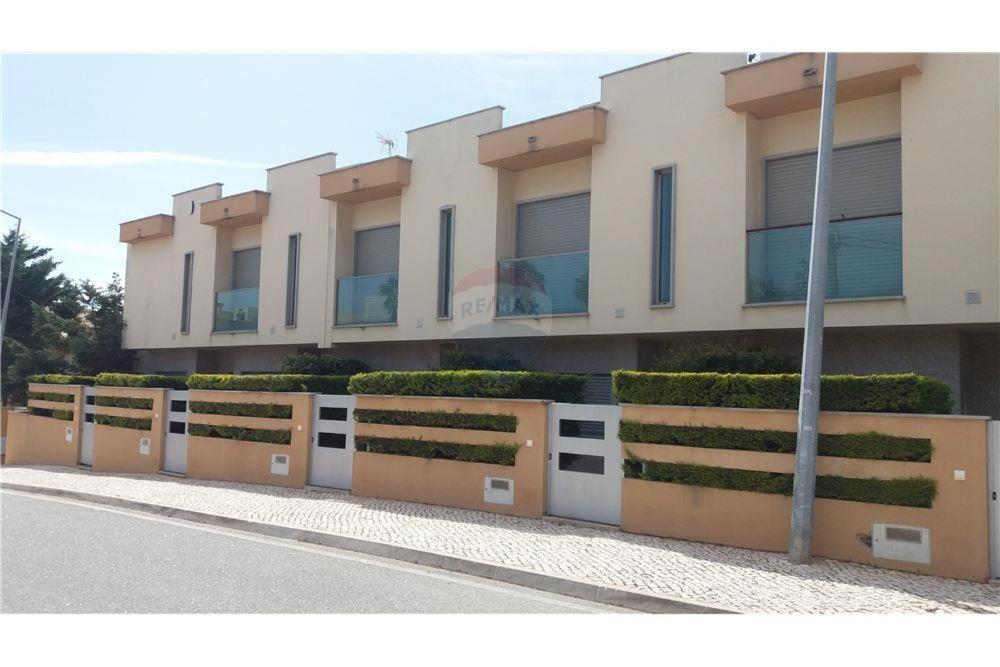 Casa *