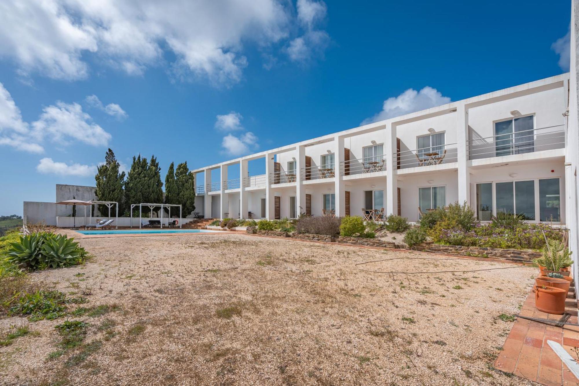 Alto Da Lua Bed & Breakfast Bordeira (Bordeira)