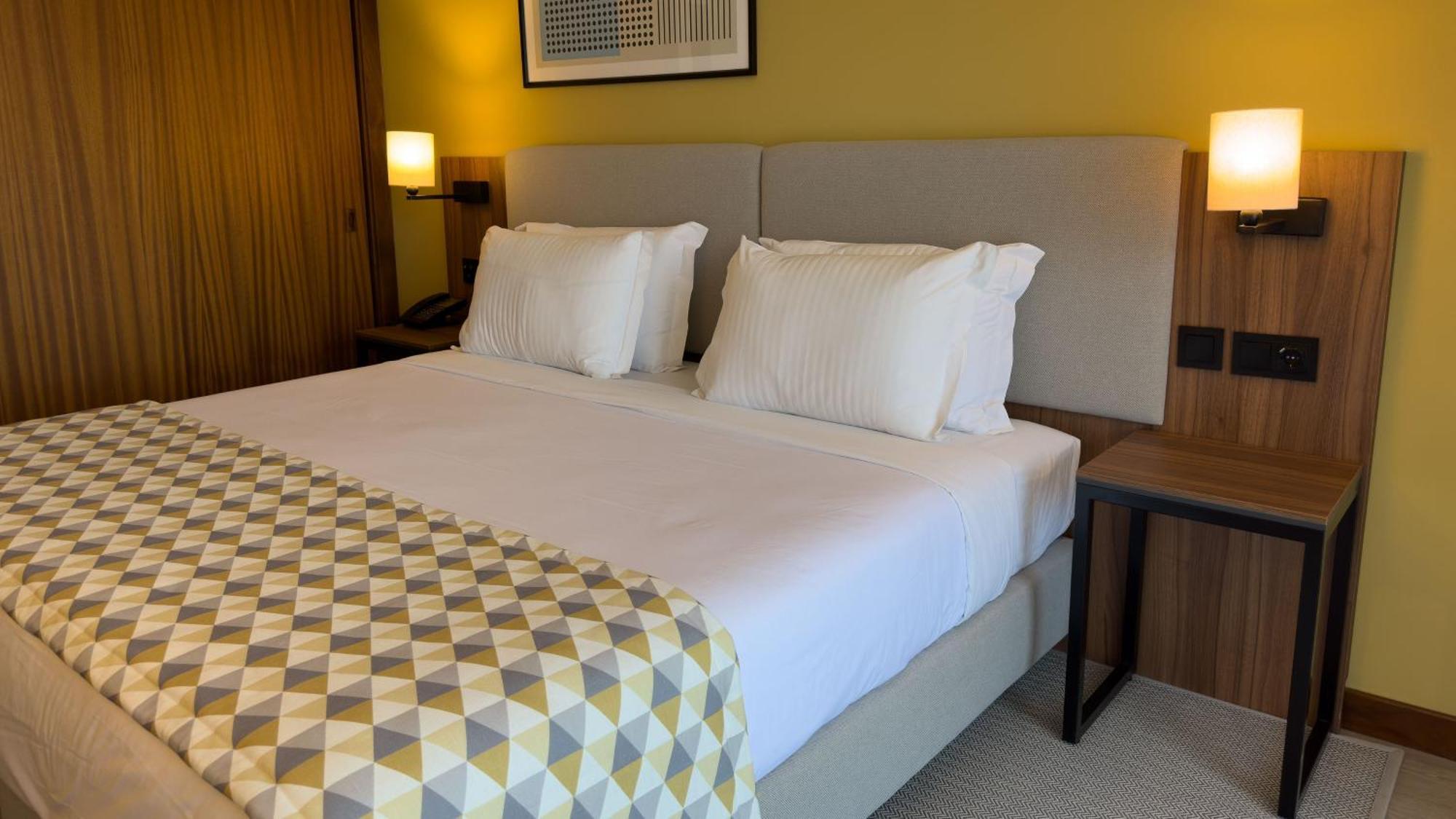 Hotel Algarve By Ihg 4*