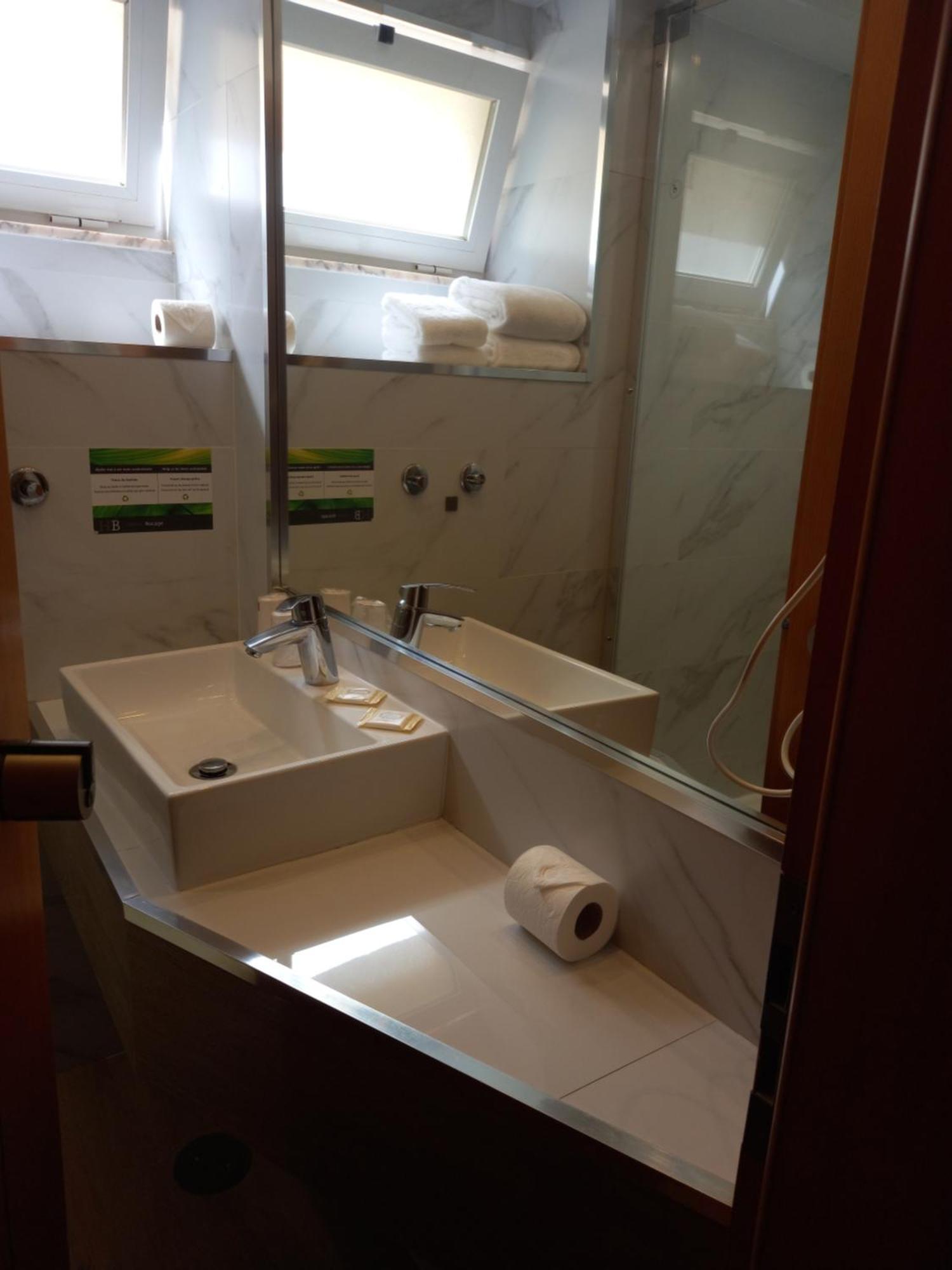 Bocage Hotel 2*
