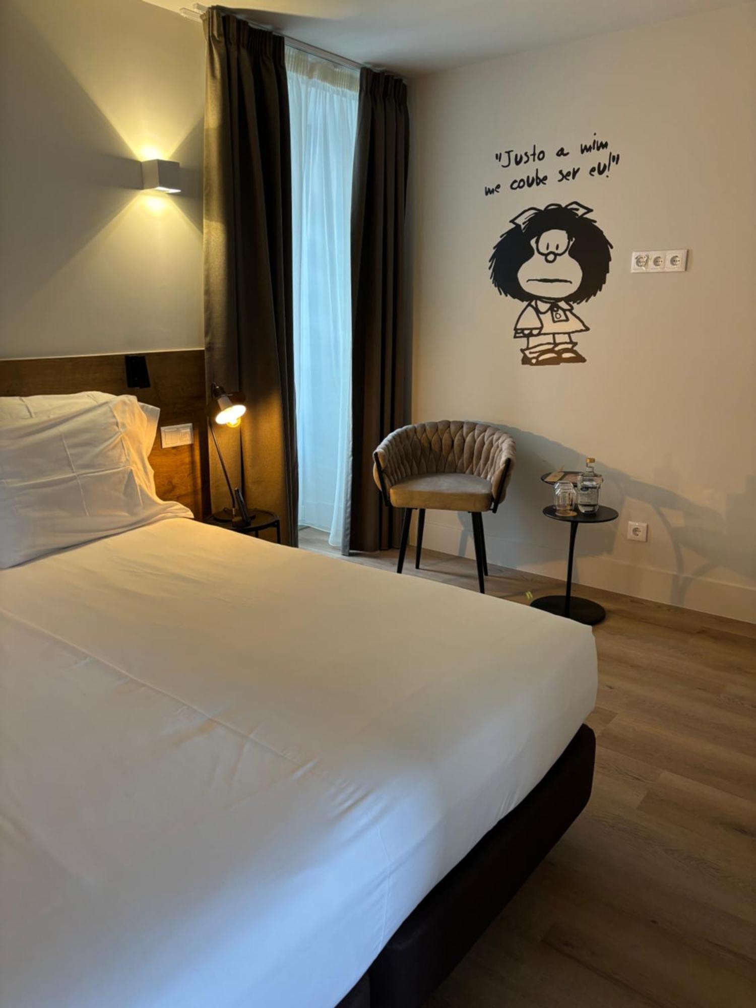 Hotel Azores Book