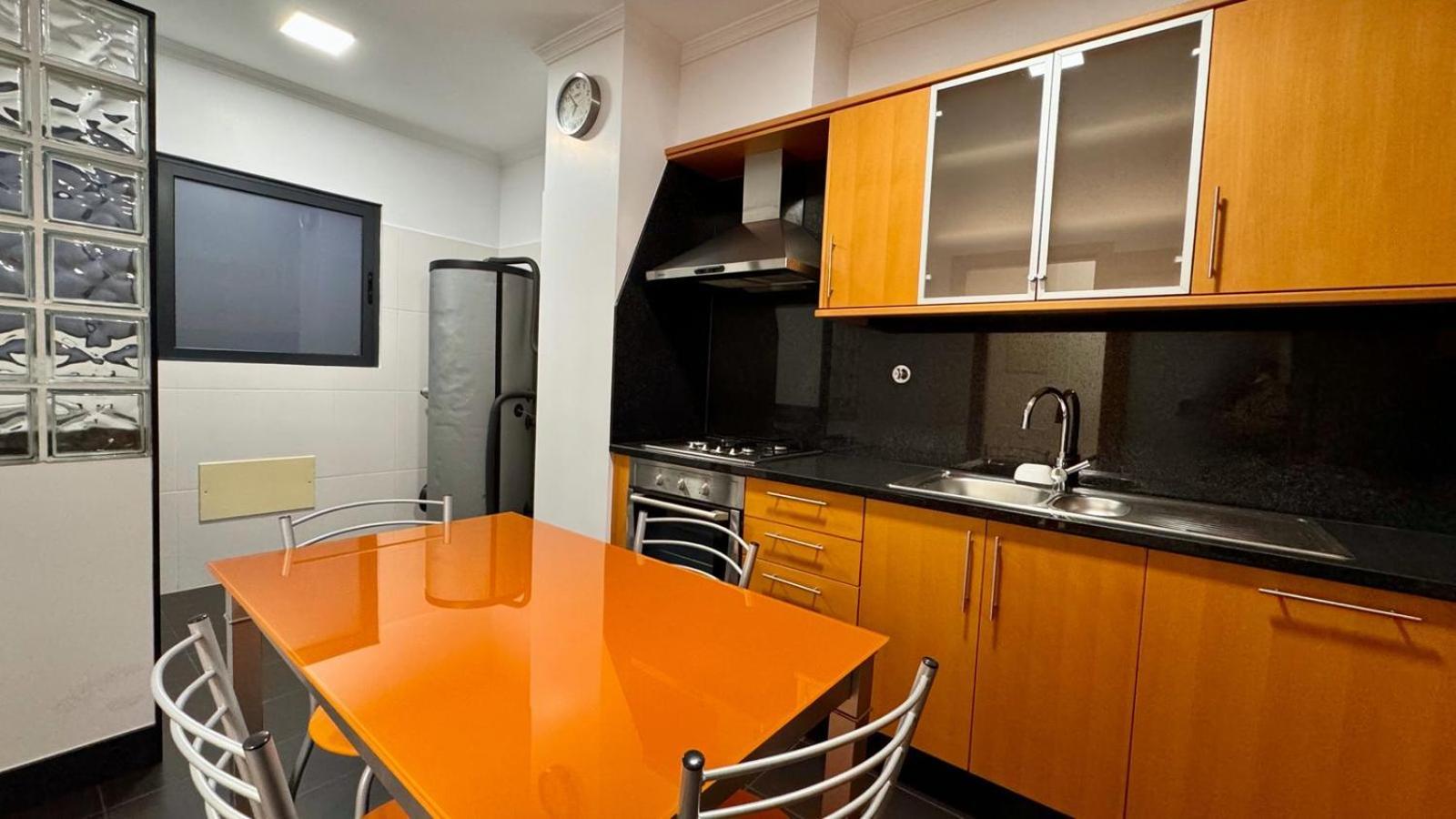 Coastal Comfort At Riverside - 4 Min To Airport! * Santa Cruz (Madeira)