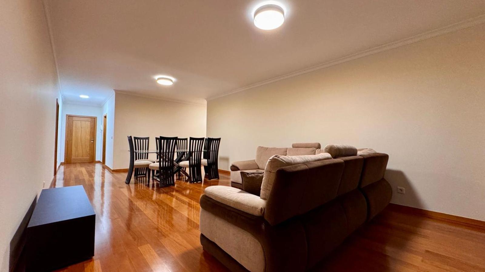 Coastal Comfort At Riverside - 4 Min To Airport!