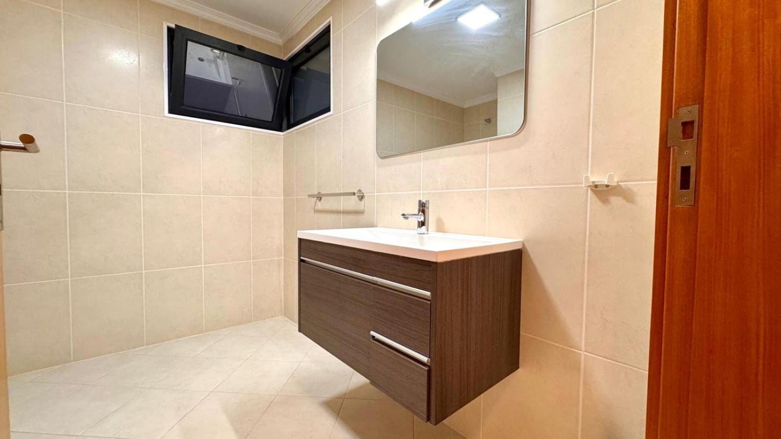 Coastal Comfort At Riverside - 4 Min To Airport! Guest house