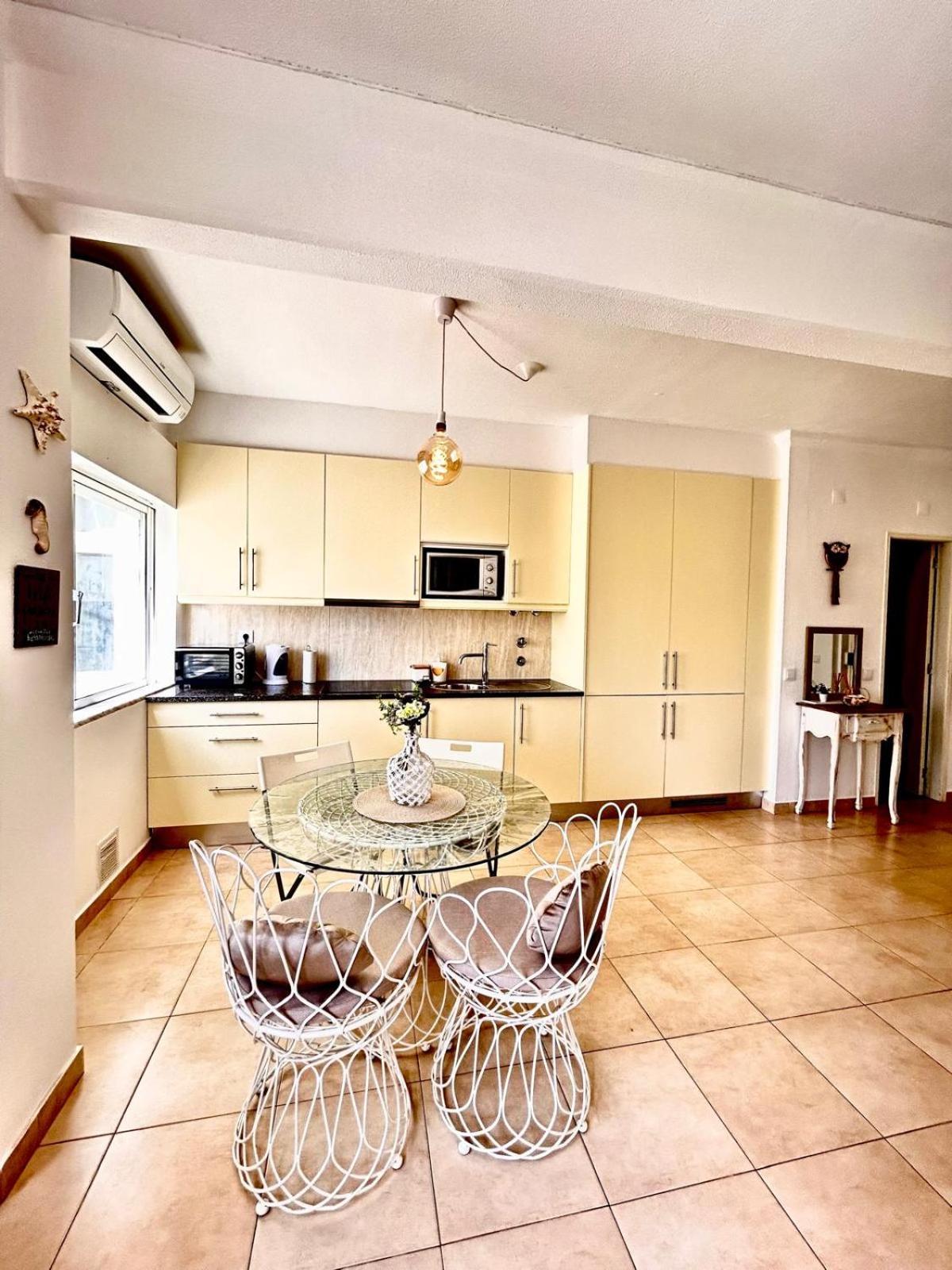 Apartment T1 Na 1 Linha Da Da Rocha