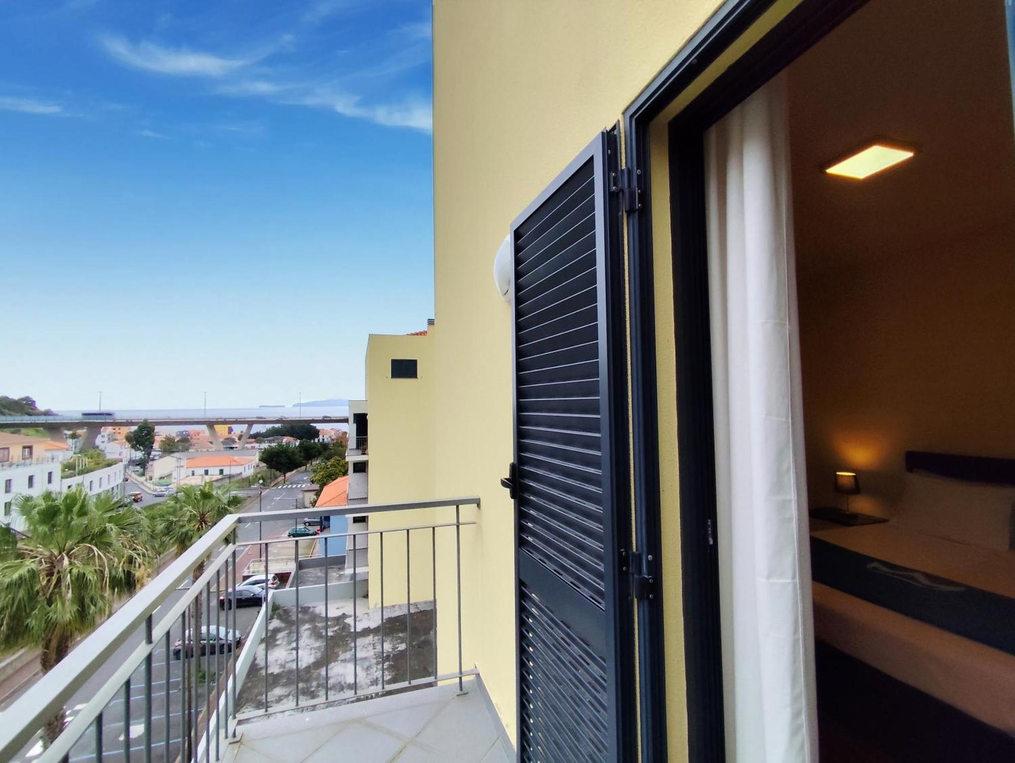 Guest house Coastal Comfort At Riverside - 4 Min To Airport! *