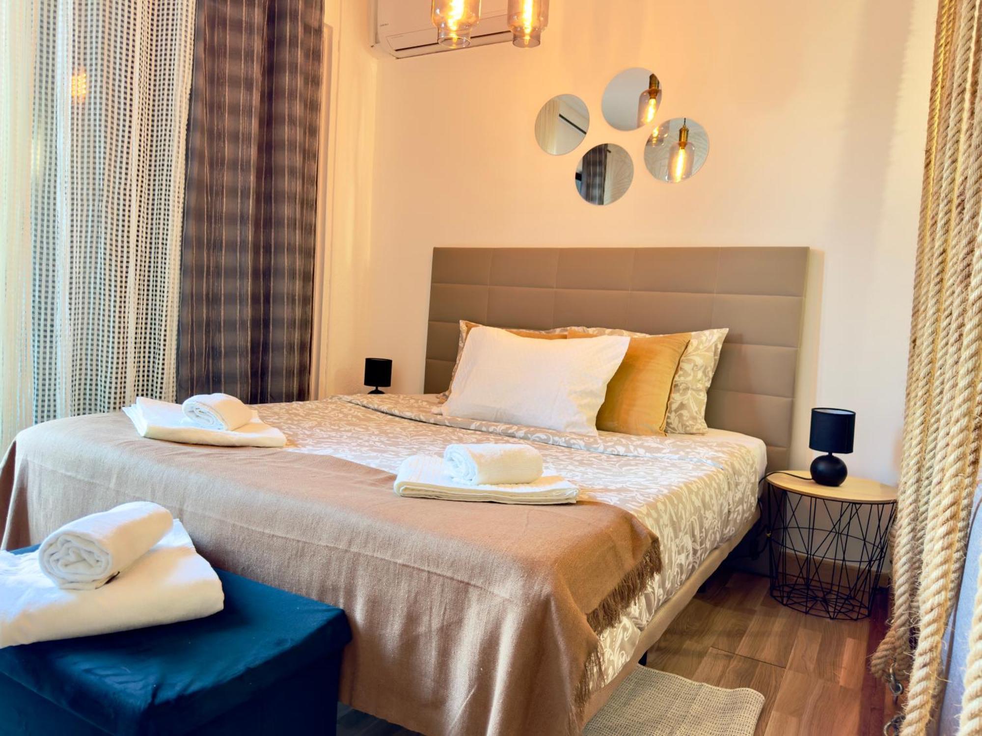 Apartment Cozy And Stylish Just 800m From The - New On Booking! *