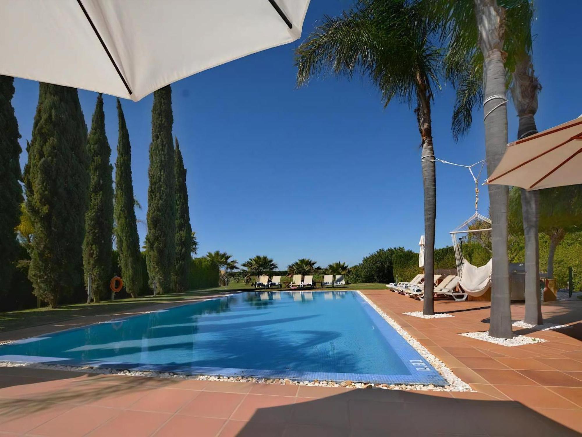 Special Vilamoura Villa 6 Bedrooms Villa Lagoon Private Pool With Great Golf Course Views Algarve Quarteira