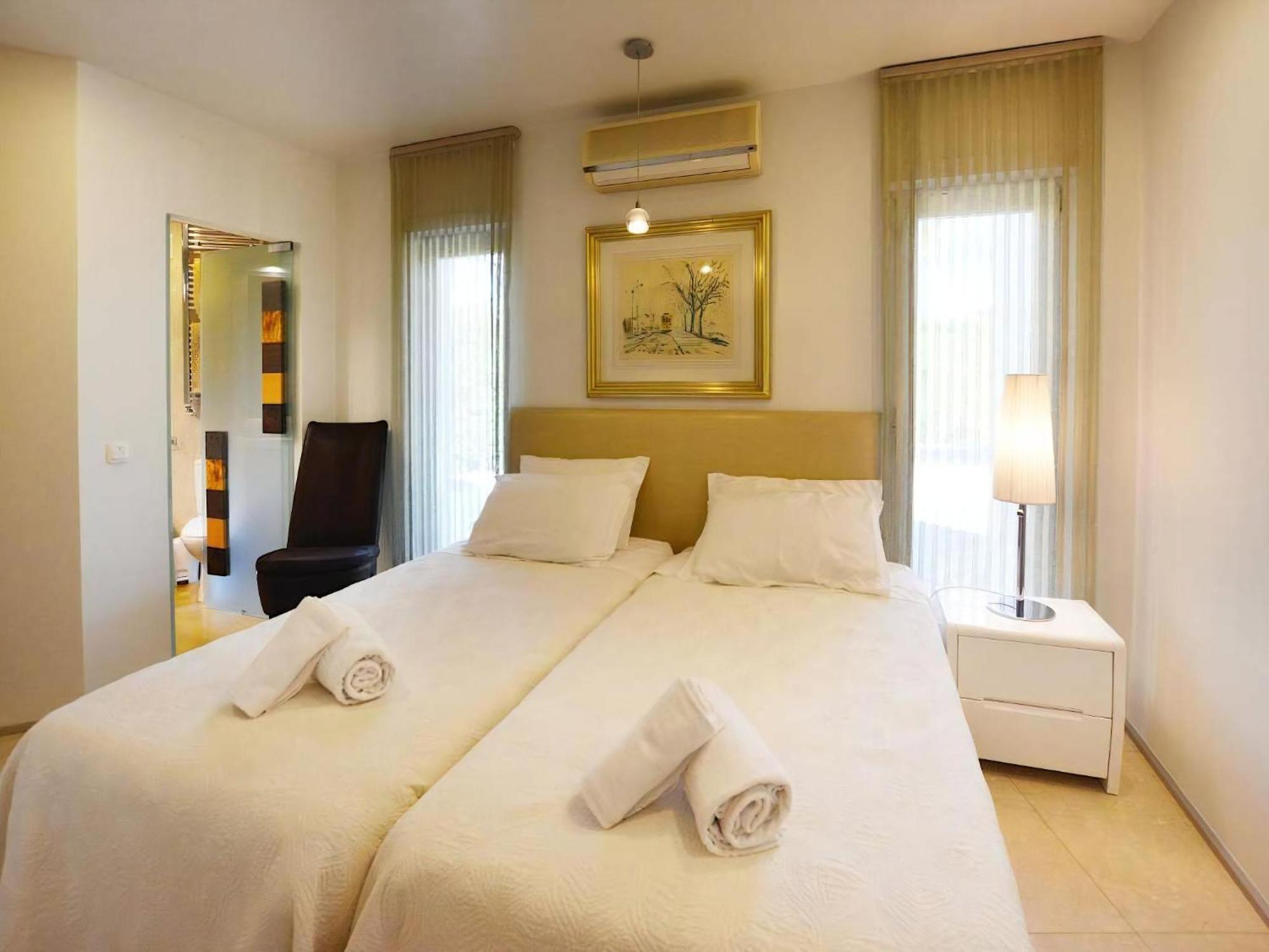 Villa Special Vilamoura Villa 6 Bedrooms Villa Lagoon Private Pool With Great Golf Course Views Algarve Quarteira