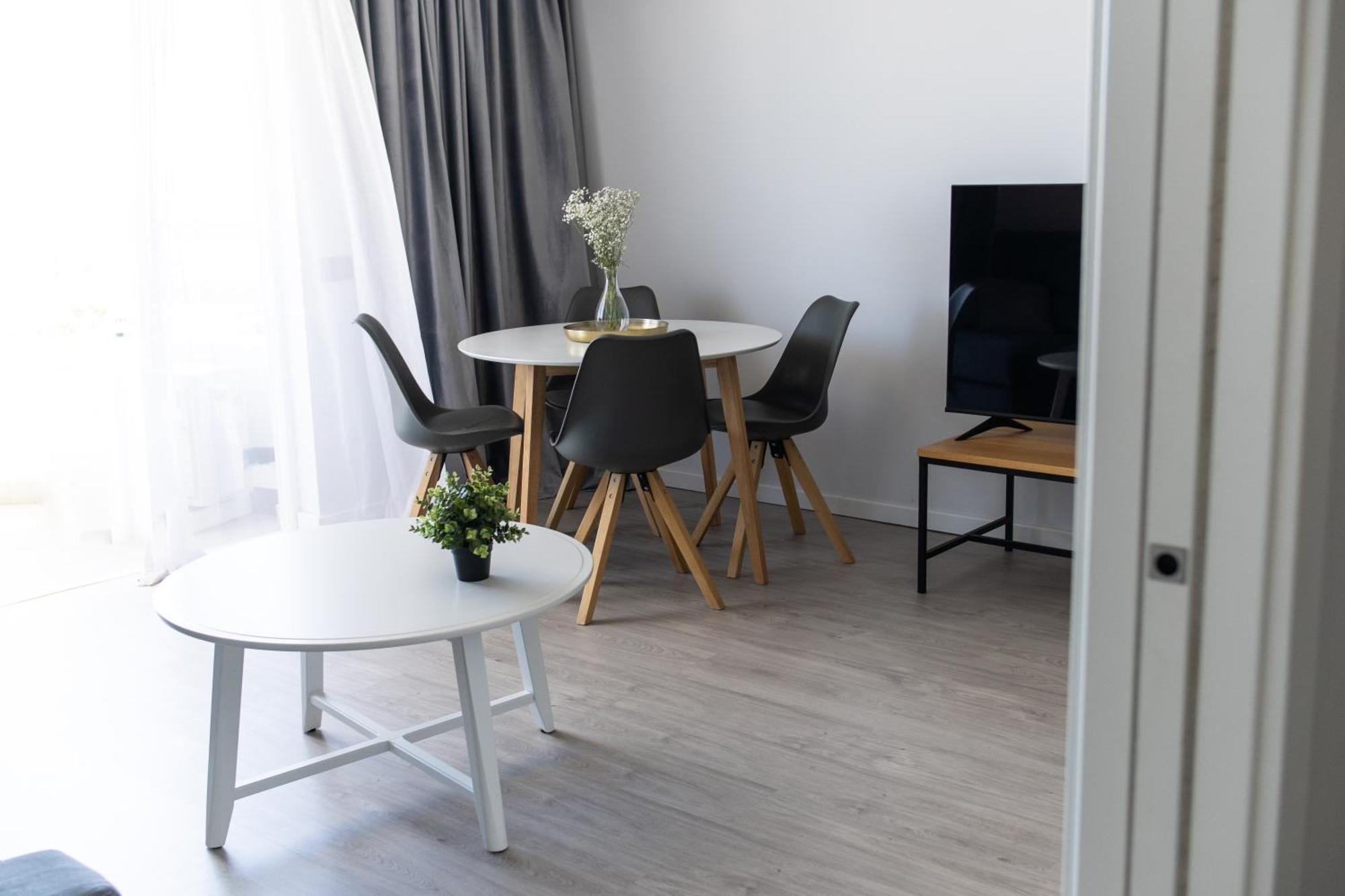 Apartment Tower 1106 *