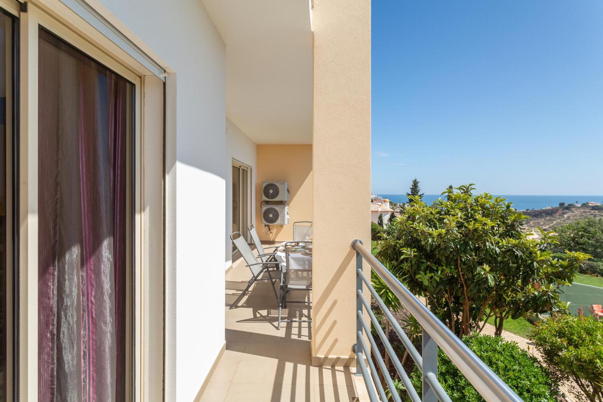 Apartment Encosta Da Orada By *