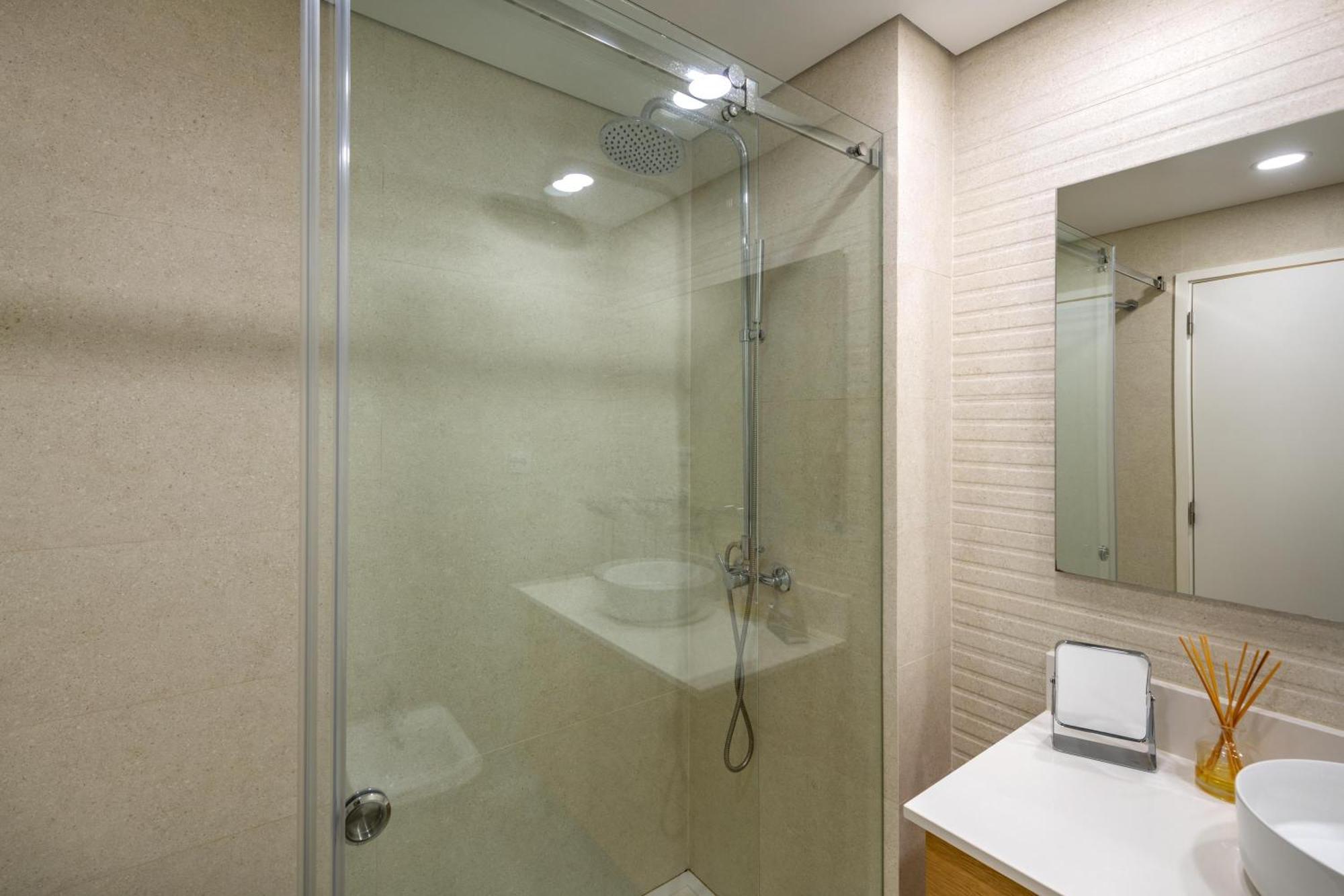 Apartment Gomes -free Airco, Wiffi & Swimming Pool- By Bedzy *