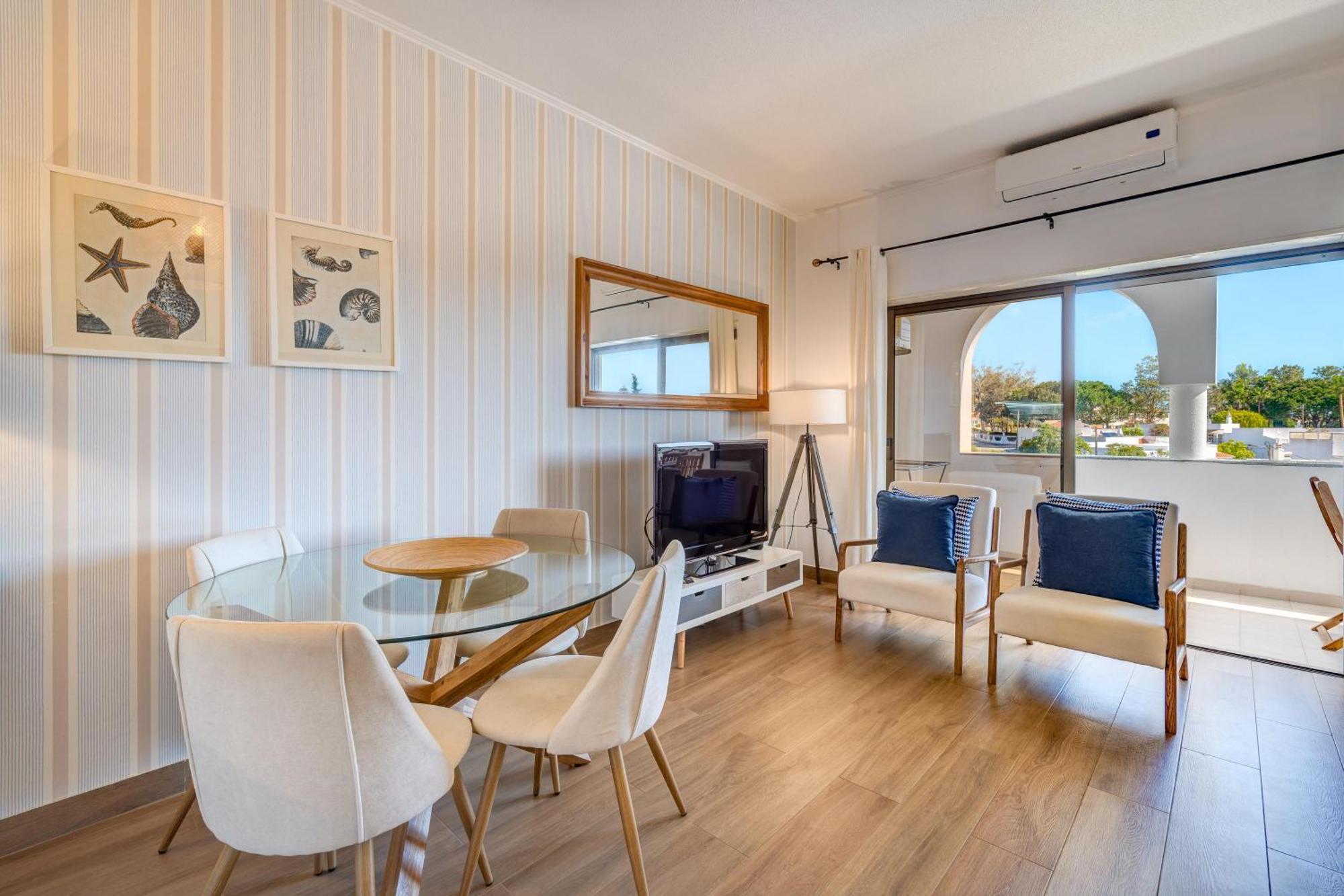 Apartment Gomes -free Airco, Wiffi & Swimming Pool- By Bedzy