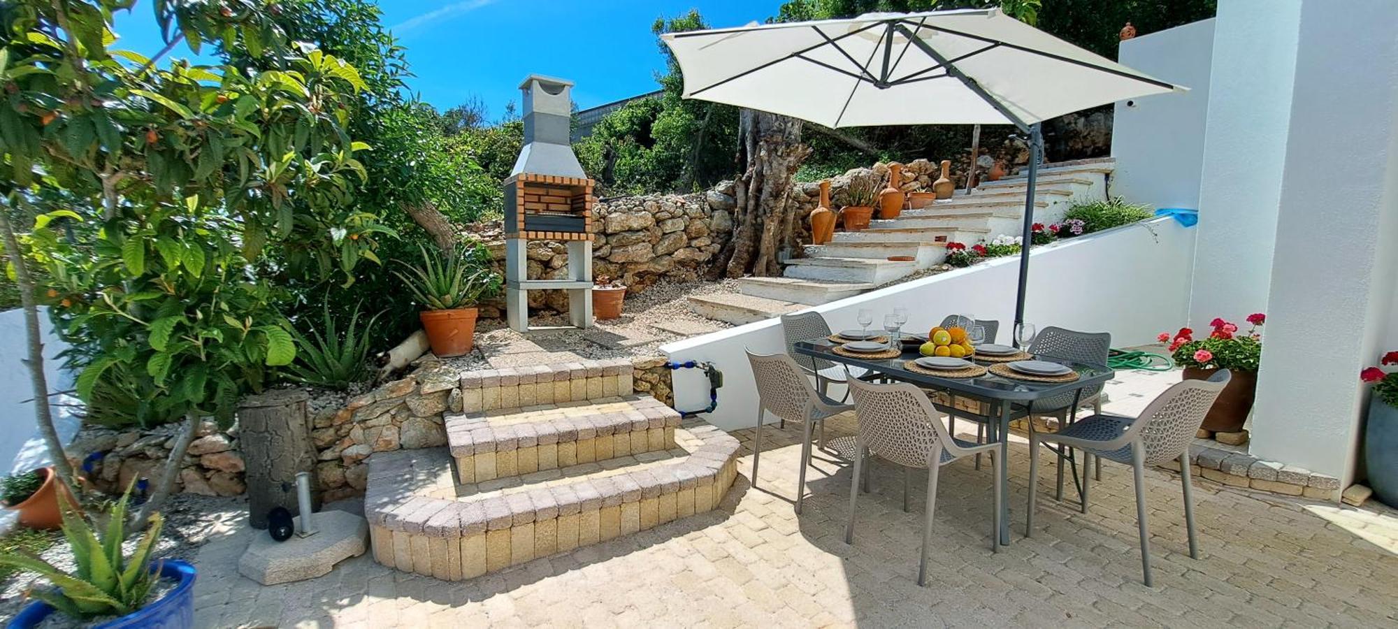 Charming Carvoeiro Villa, Algarve With Private Pool, Sea Views And Walk To Villa