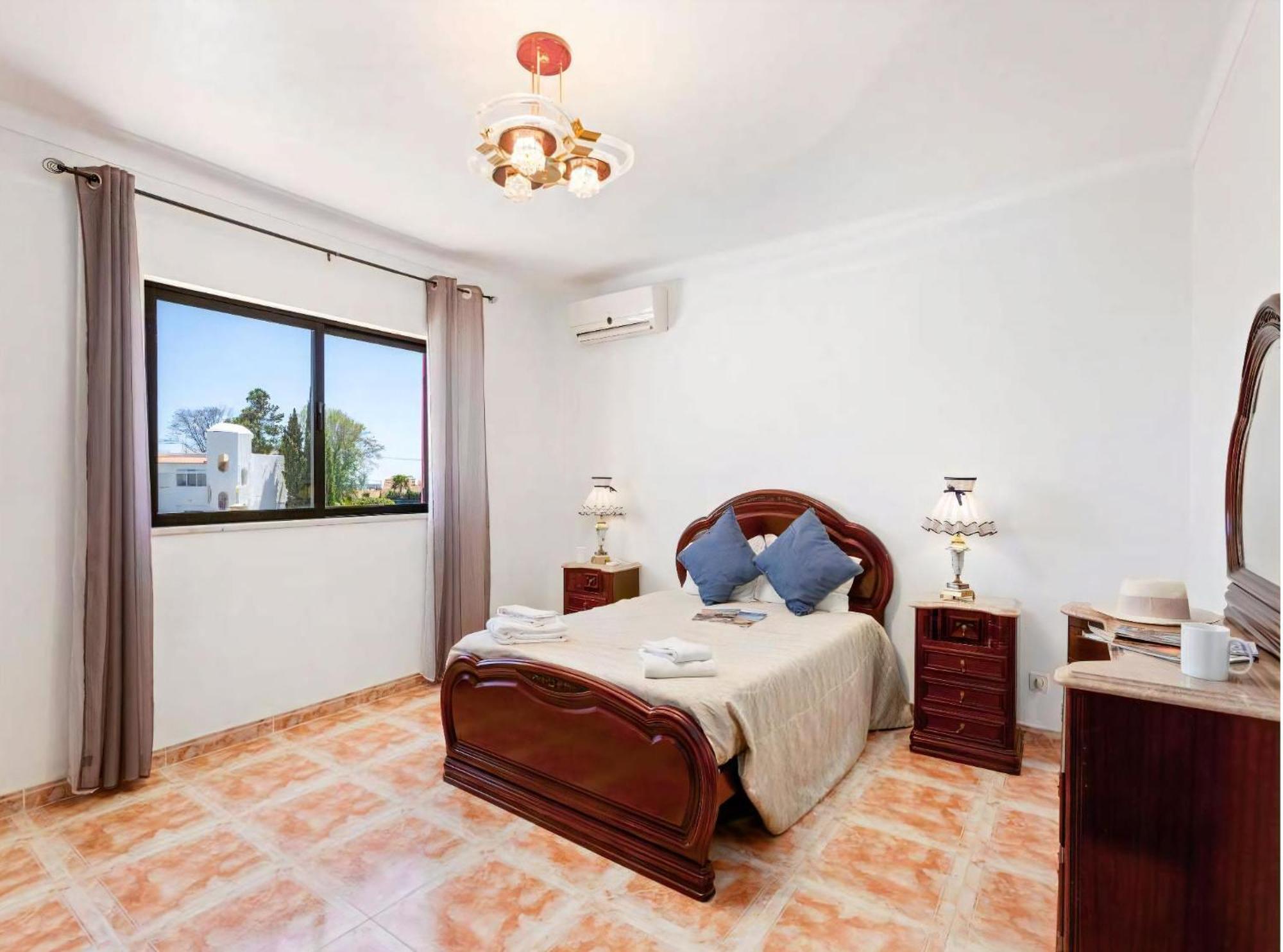 Luxury Carvoeiro Fragrancia Dois 4 Bedroom Gated Pool Armacao de Pera