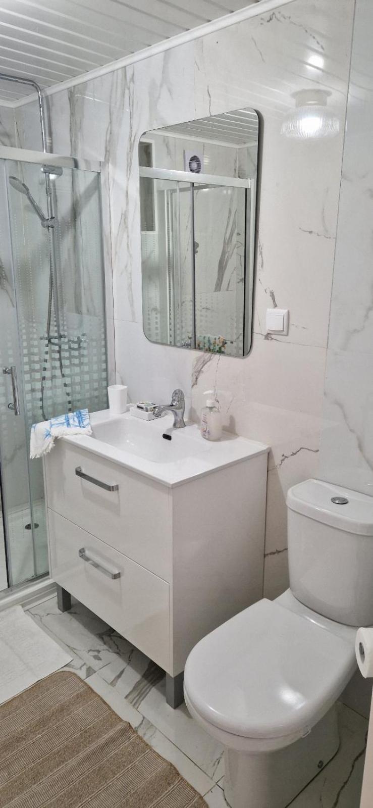 Apartamento Renovado E Luminoso A Poucos Minutos Do Centro