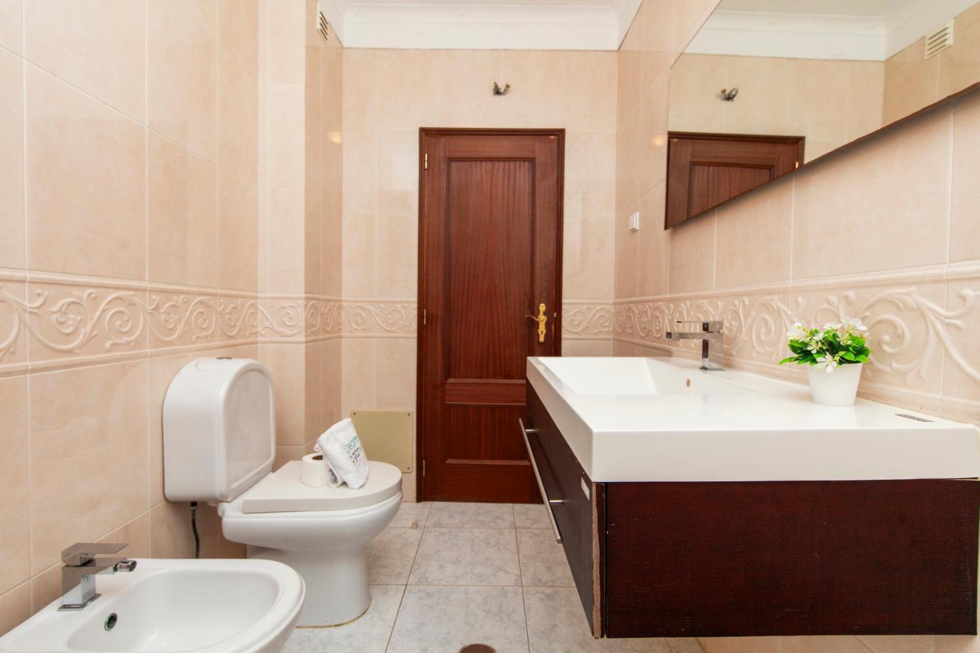 Apartment B37 - Door Lagos