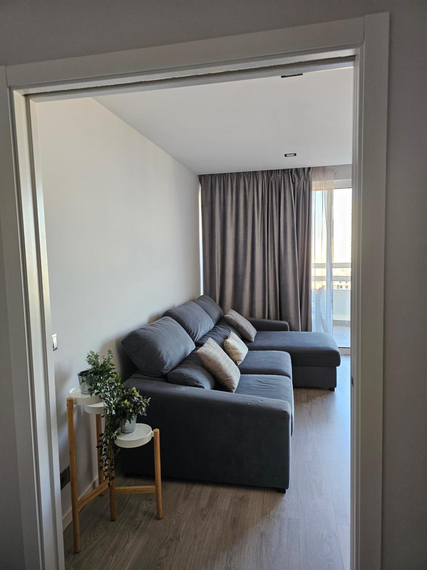 Apartment Tower 1106 *
