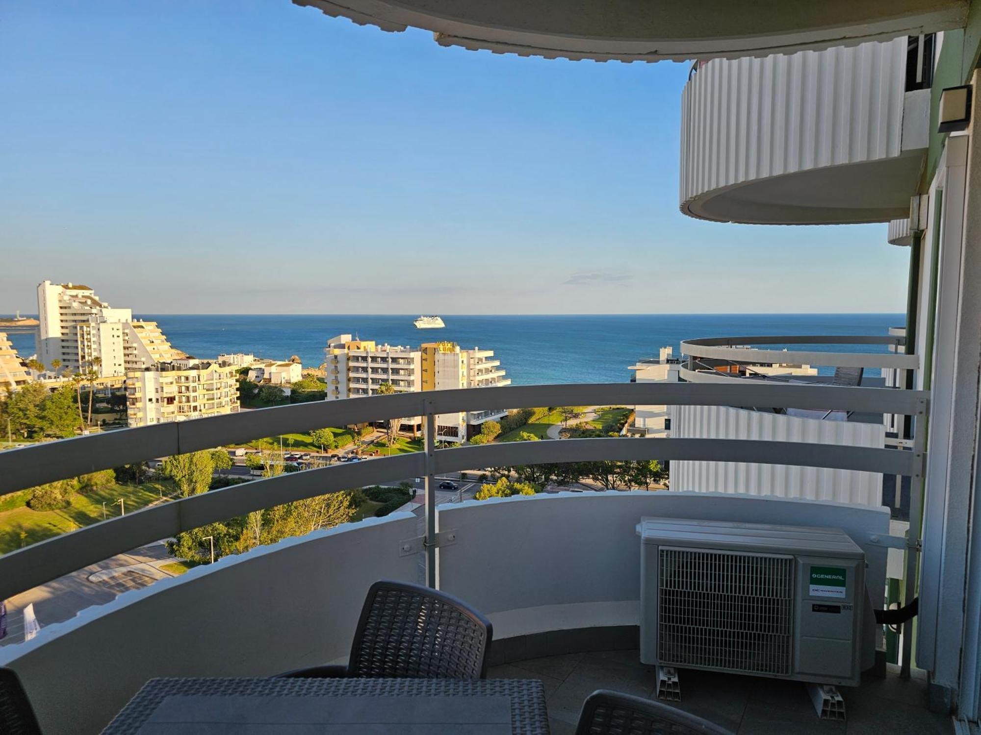 Apartment Tower 1106
