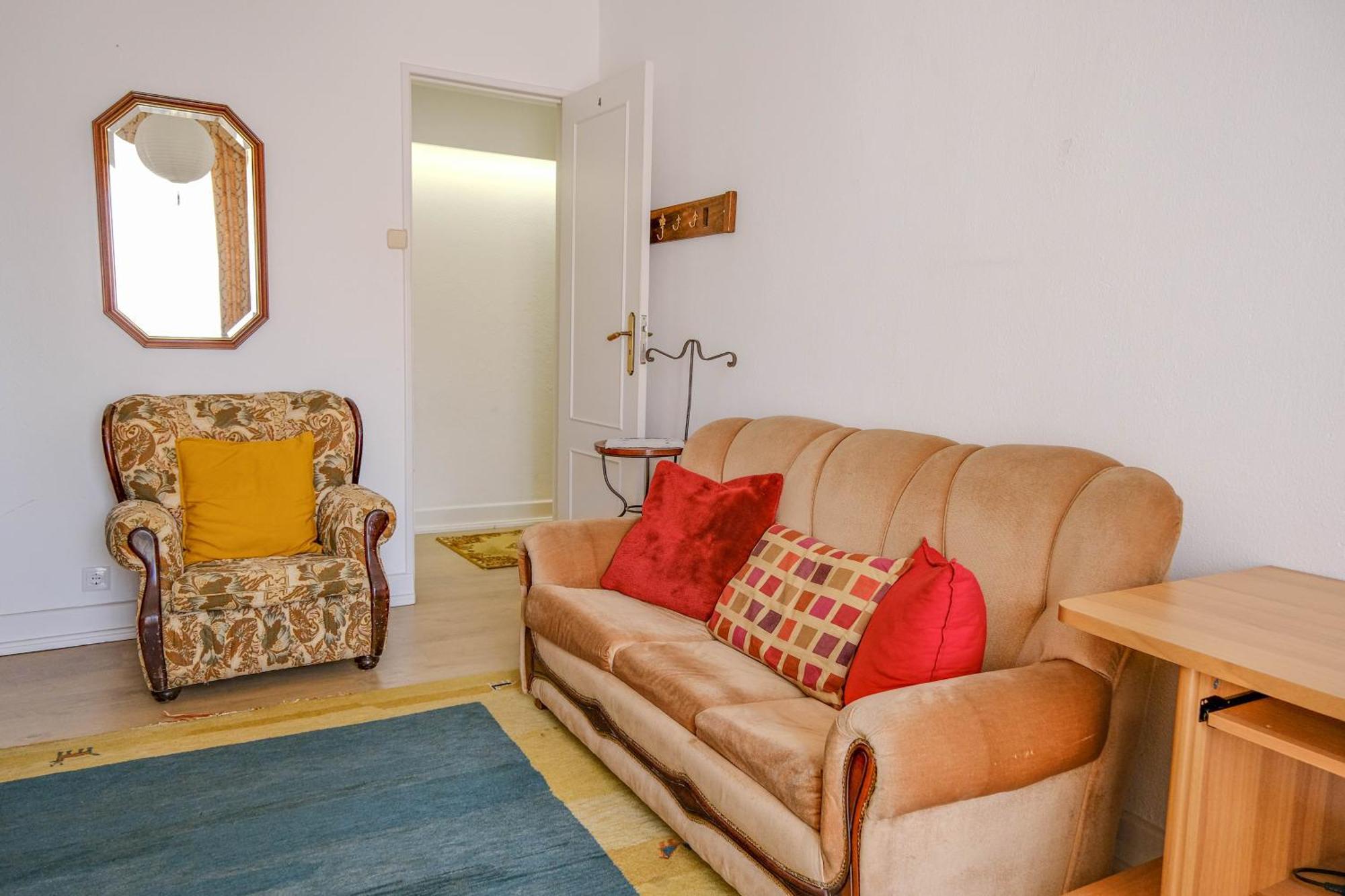 6/4 De Sado Guest house