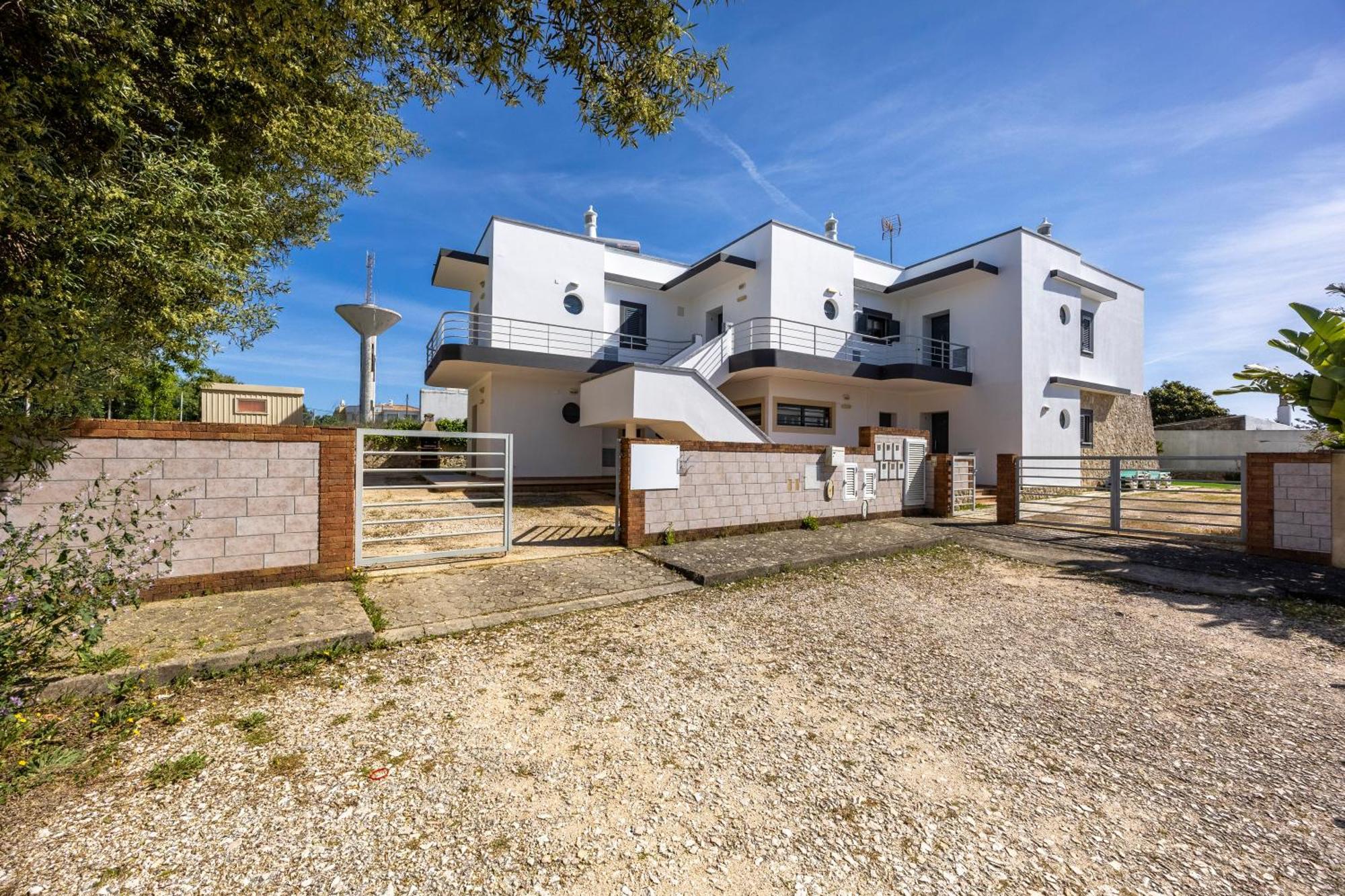 Estudios Montinhos Da Luz by Seewest *