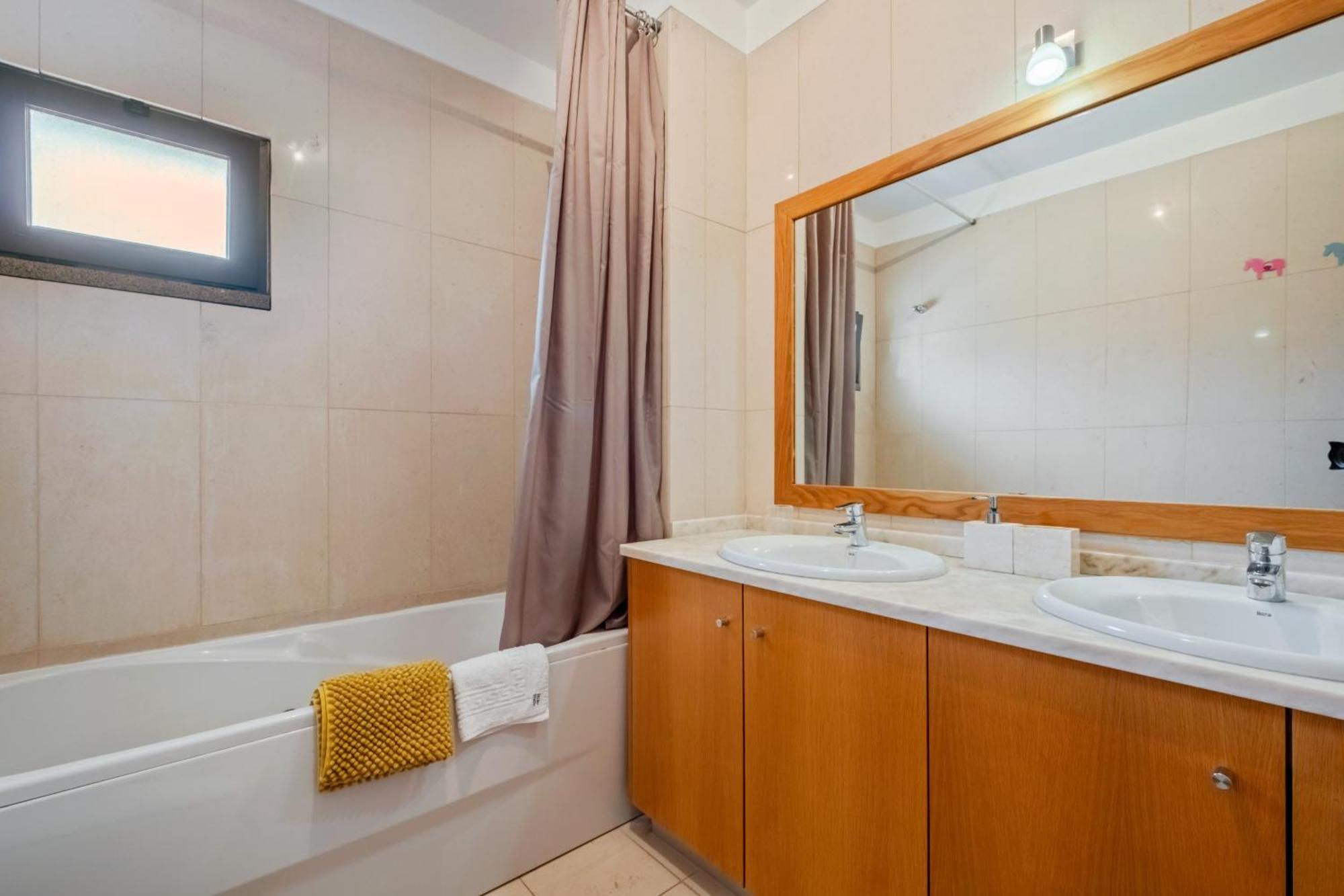 Casa Pedras Pretas - By Wehost Villa